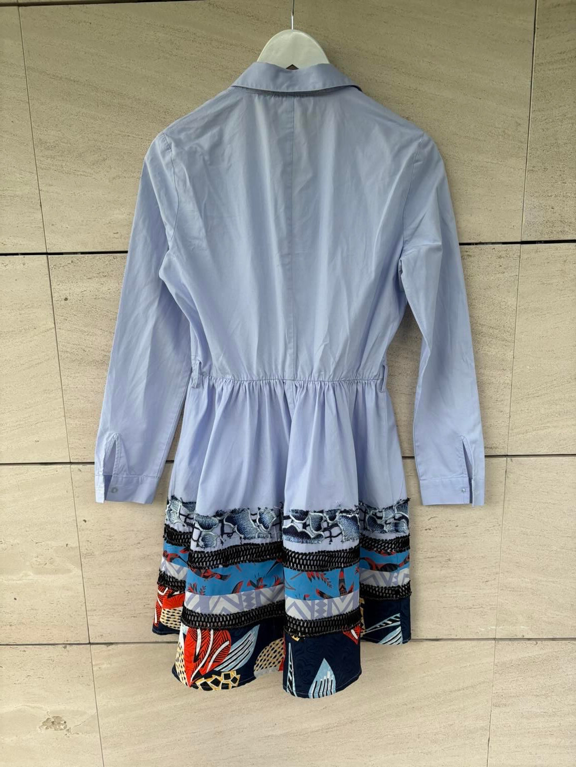 MAJE. Vestido corto detalles bordados