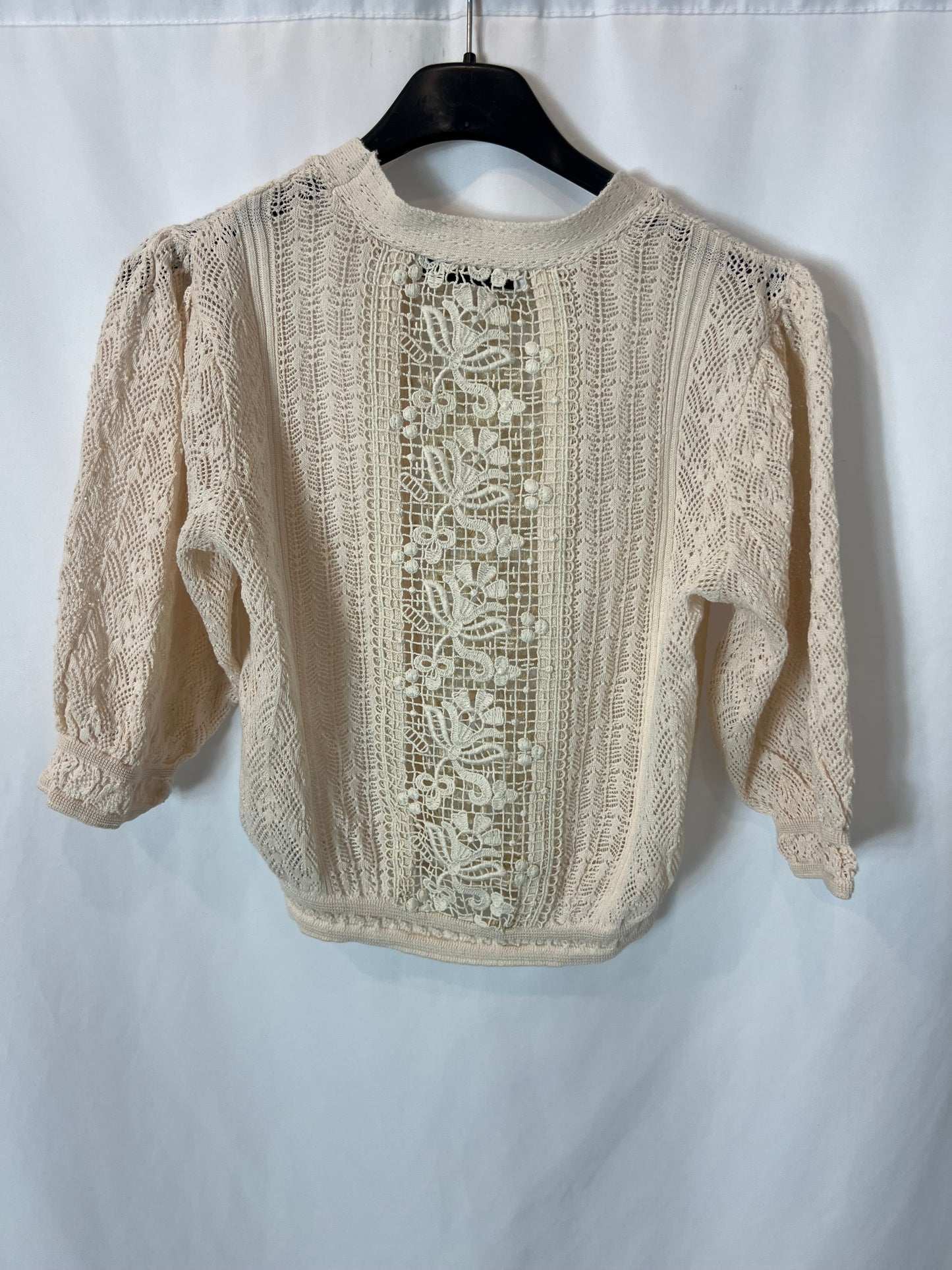 ZARA. Top beige troquelado. T S