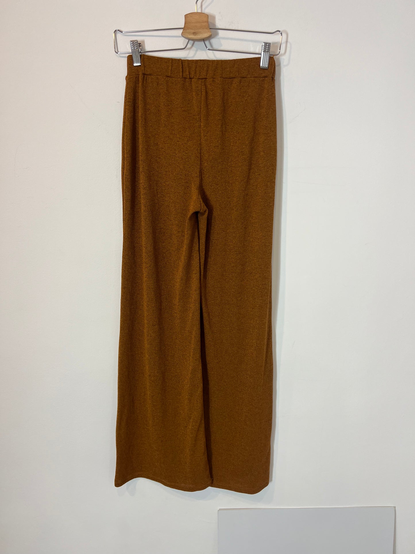 ZARA. Flowing camel mottled trousers. TS
