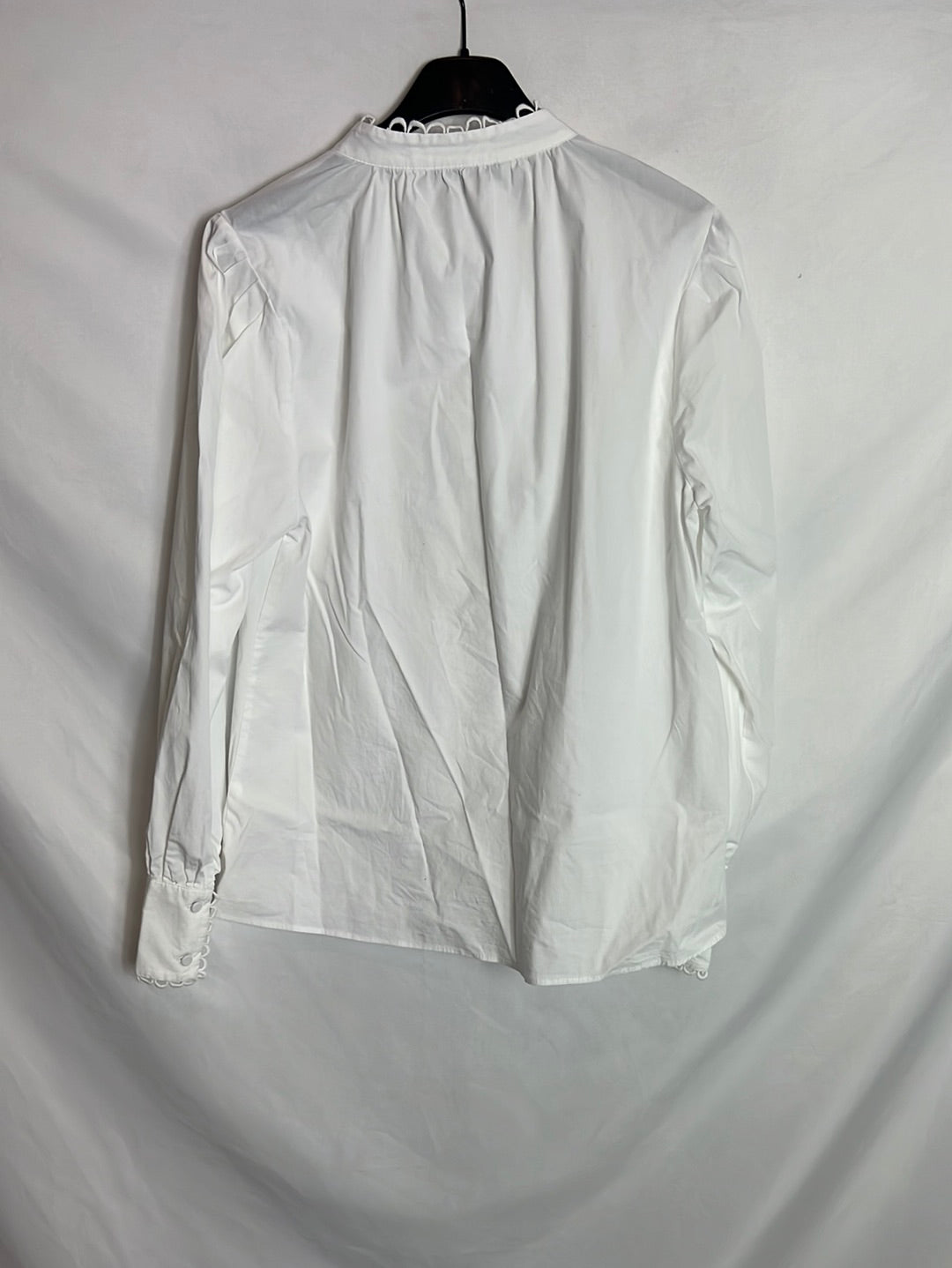 ZARA. Blusa blanca detalles. T XS (S)