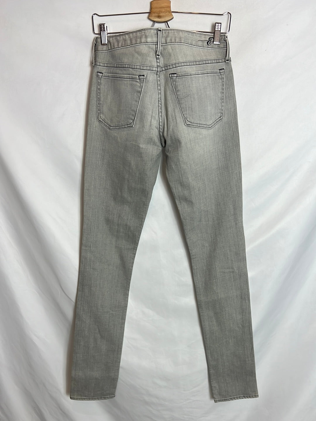 EARNEST SEWN. Denim pitillo gris elástico. T 27 (38)