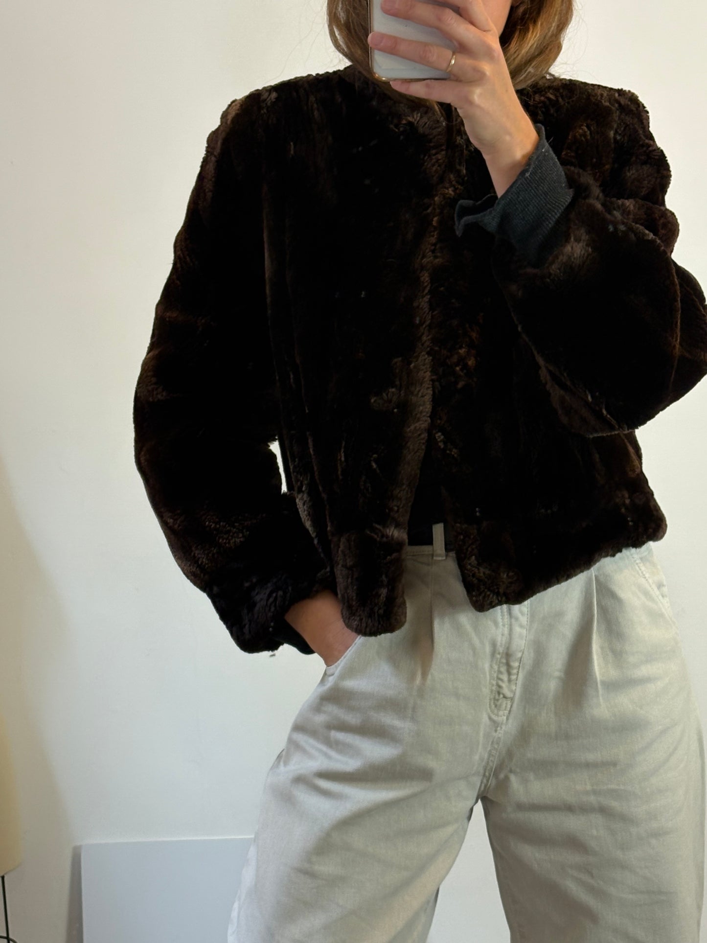 OTRAS. Chaqueta visón bolsillos