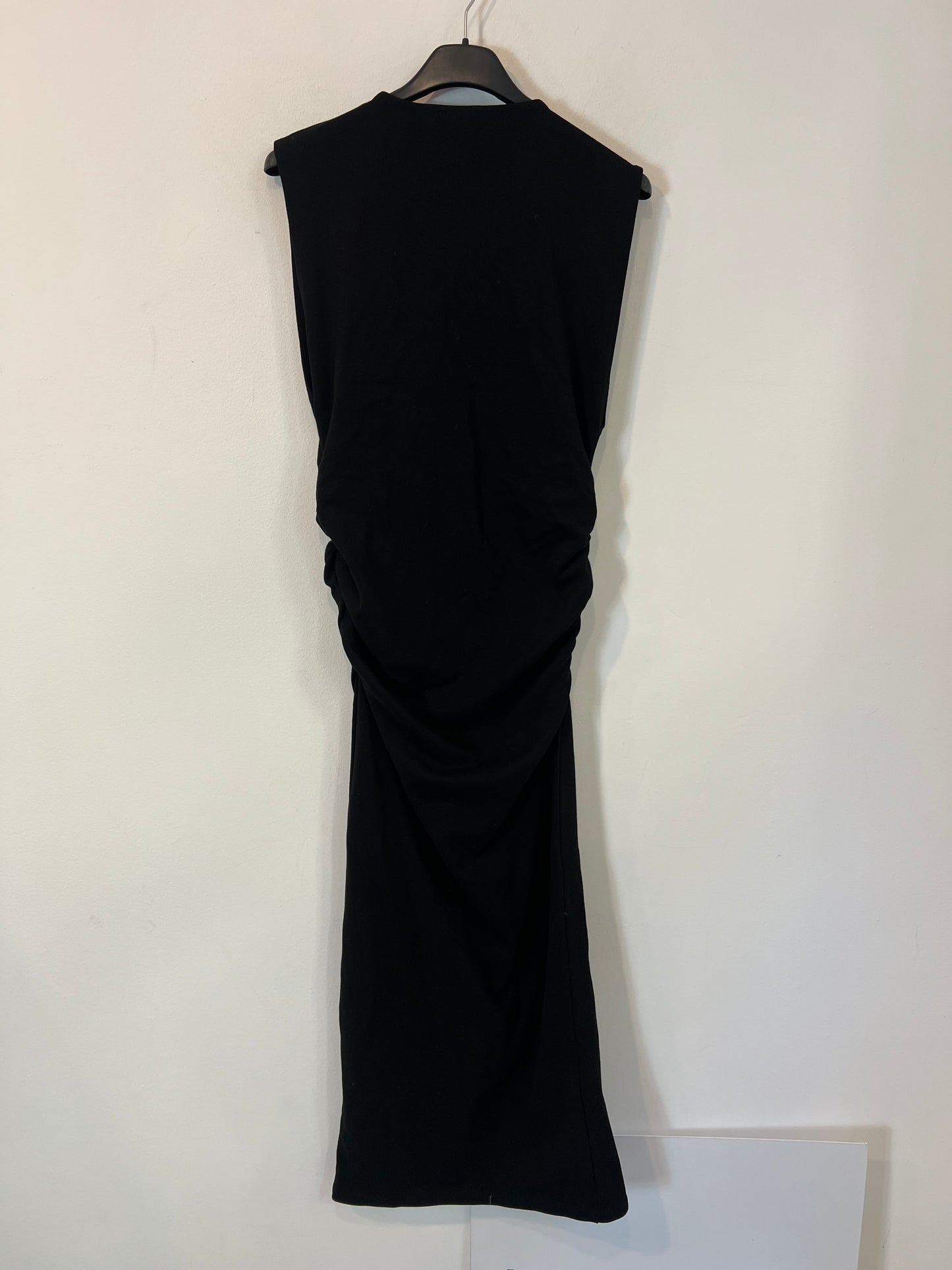 ZARA. Vestido negro fruncido T.m