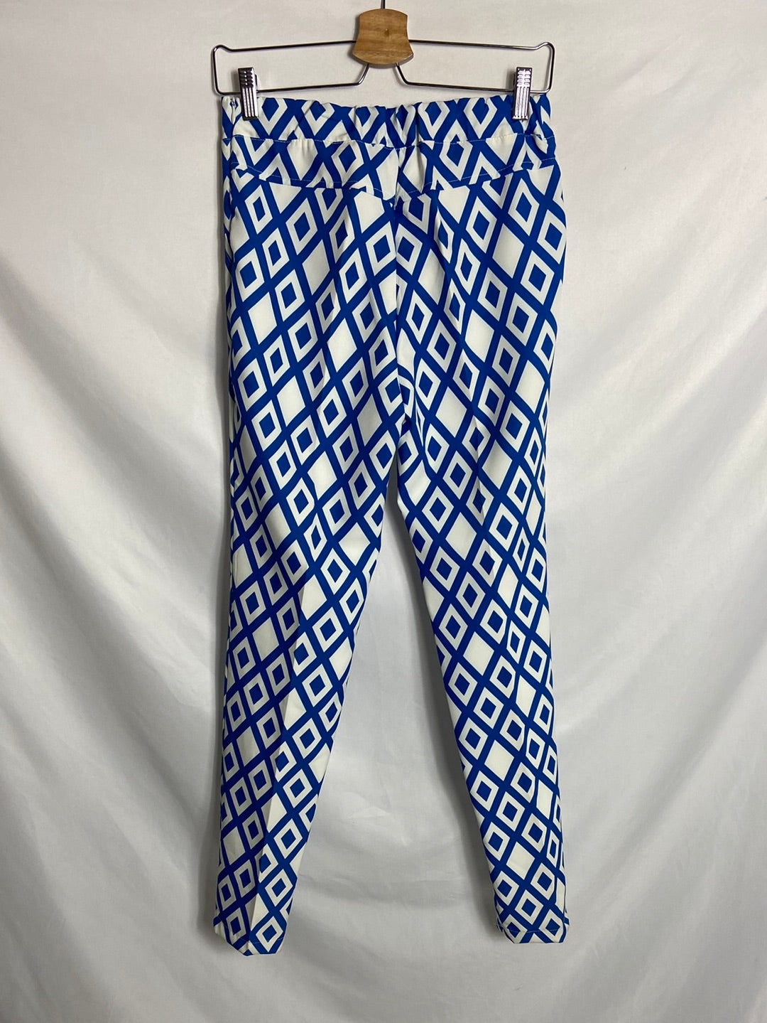 FALCATA. Blue trousers with a diamond print, size 40.