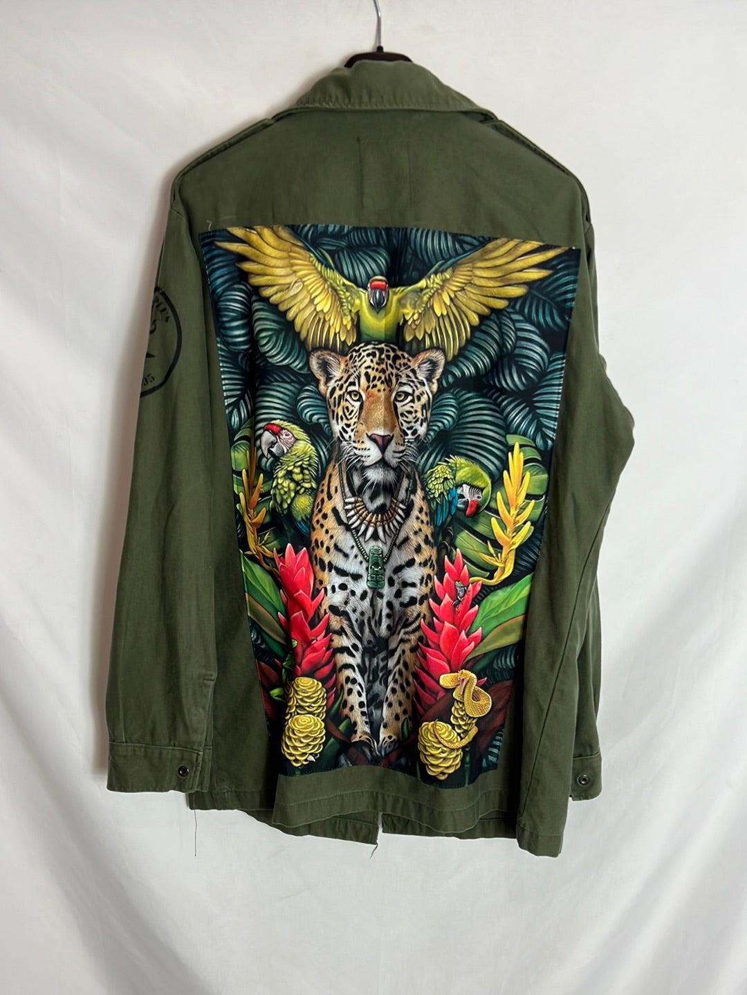 OTRAS. Chaqueta verde dibujo espalda. T S/M