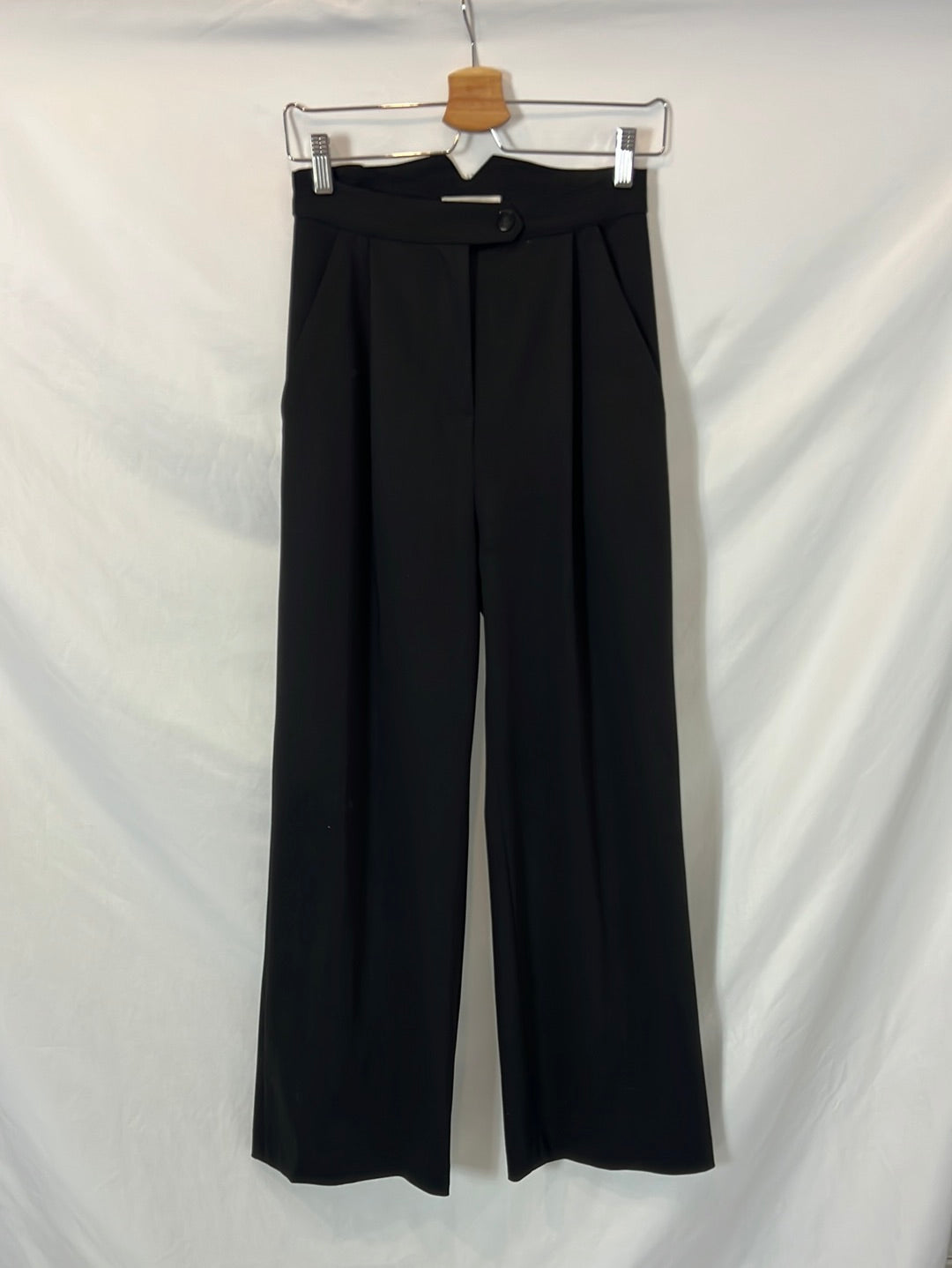 SOPHIE&YLUCIE. Pantalón ancho pinzas negro T.34