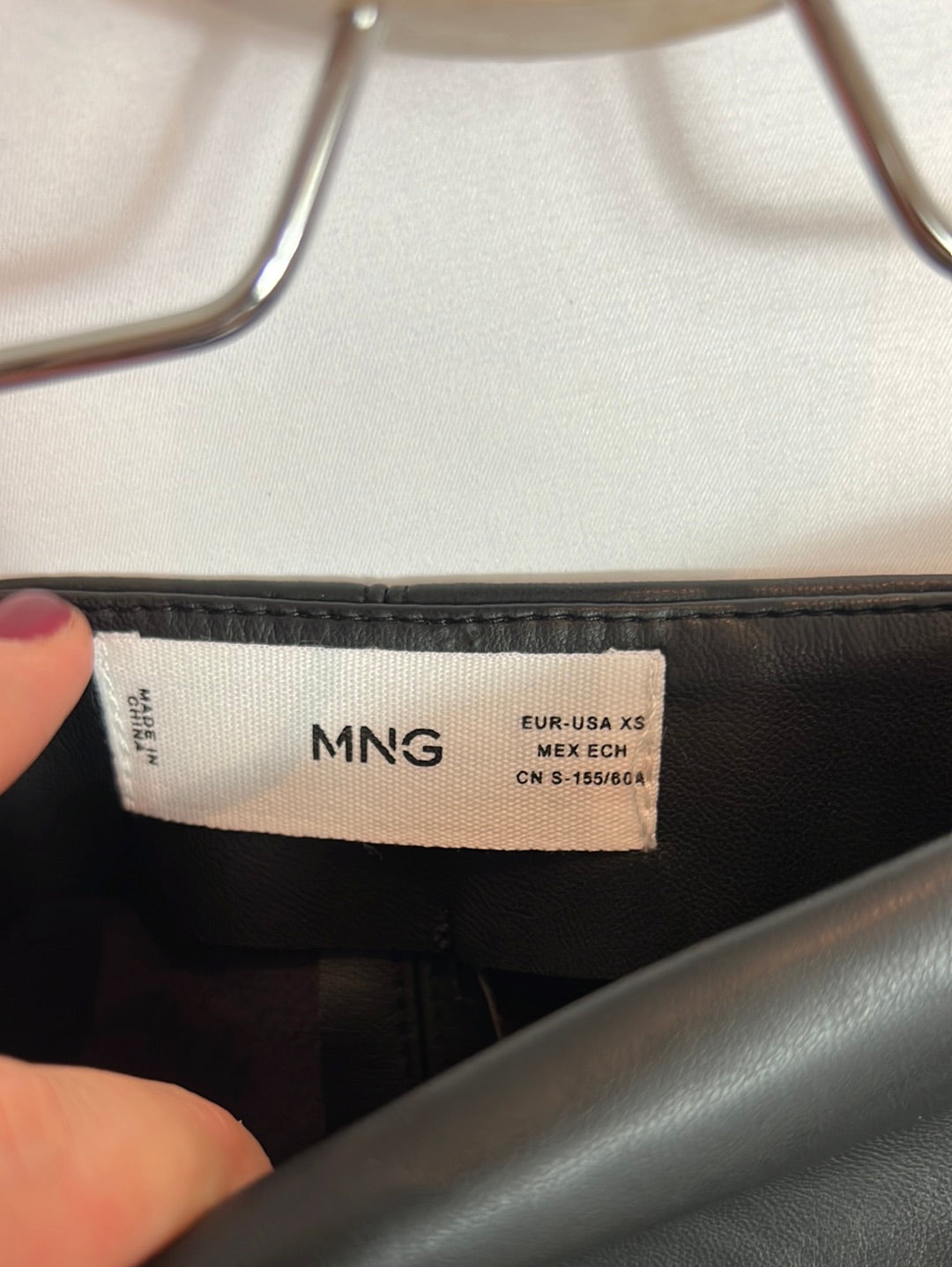 MANGO. Faux leather wrap skirt T.xs