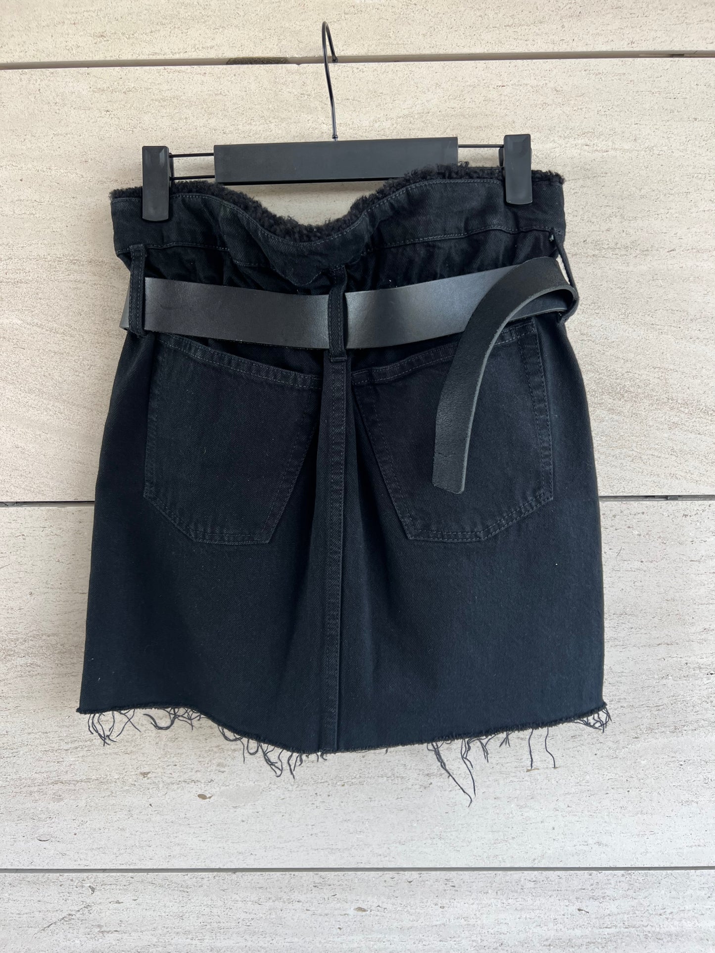 IRO. Short black denim skirt T.34