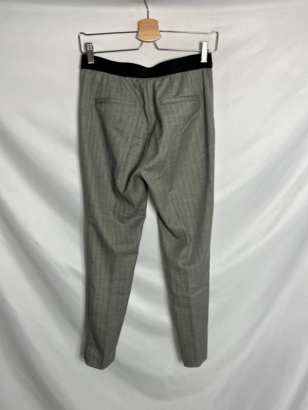 ZARA. Grey herringbone trousers. TS