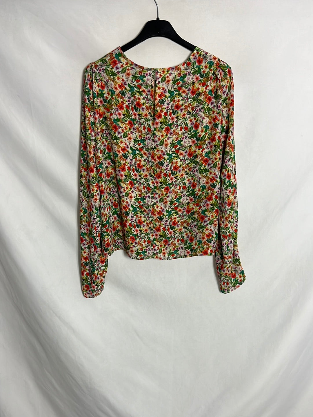 H&M. Blusa flores manga larga. T XS