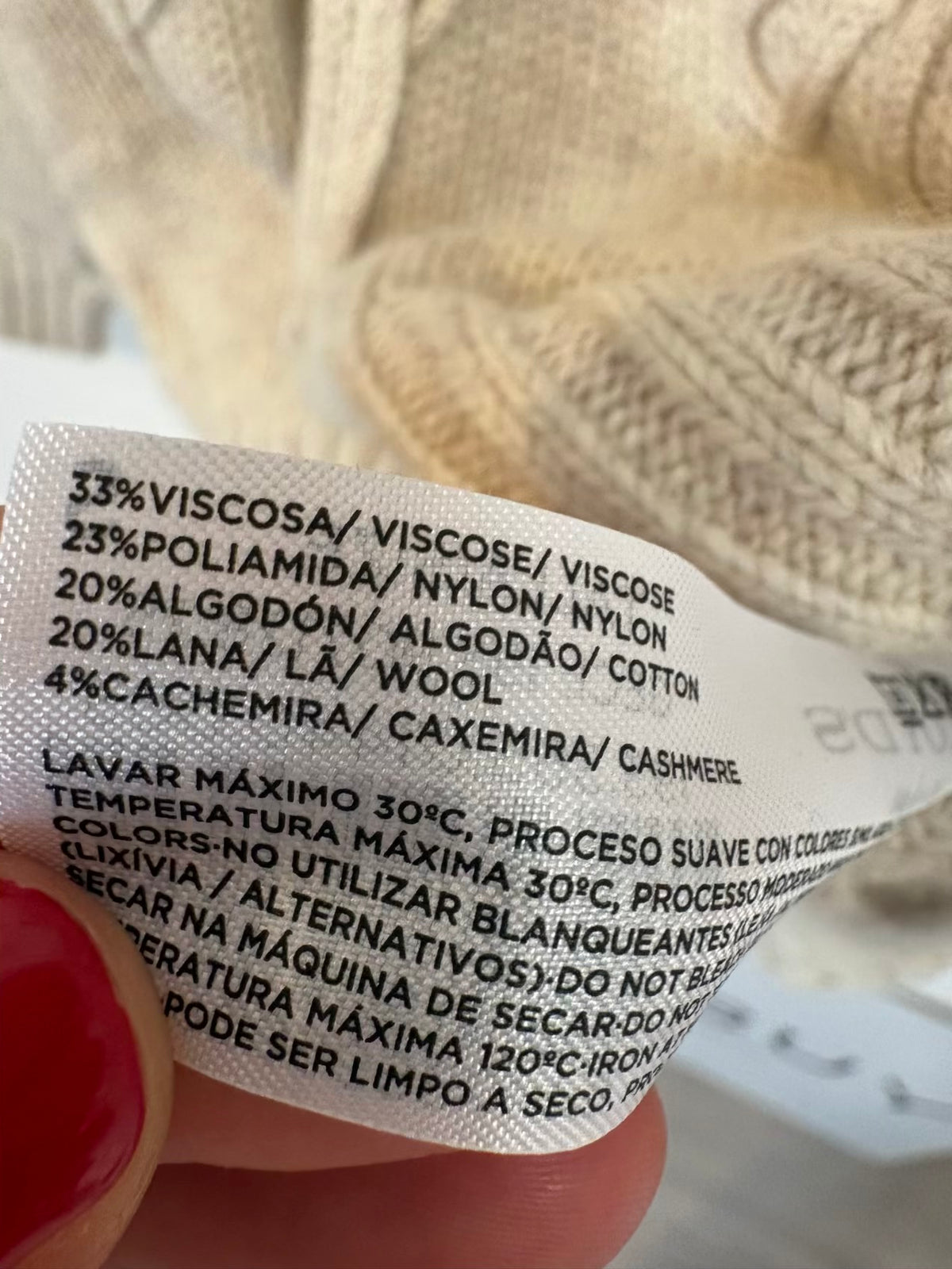 LLOYD´S. Jersey beige con lana relieves