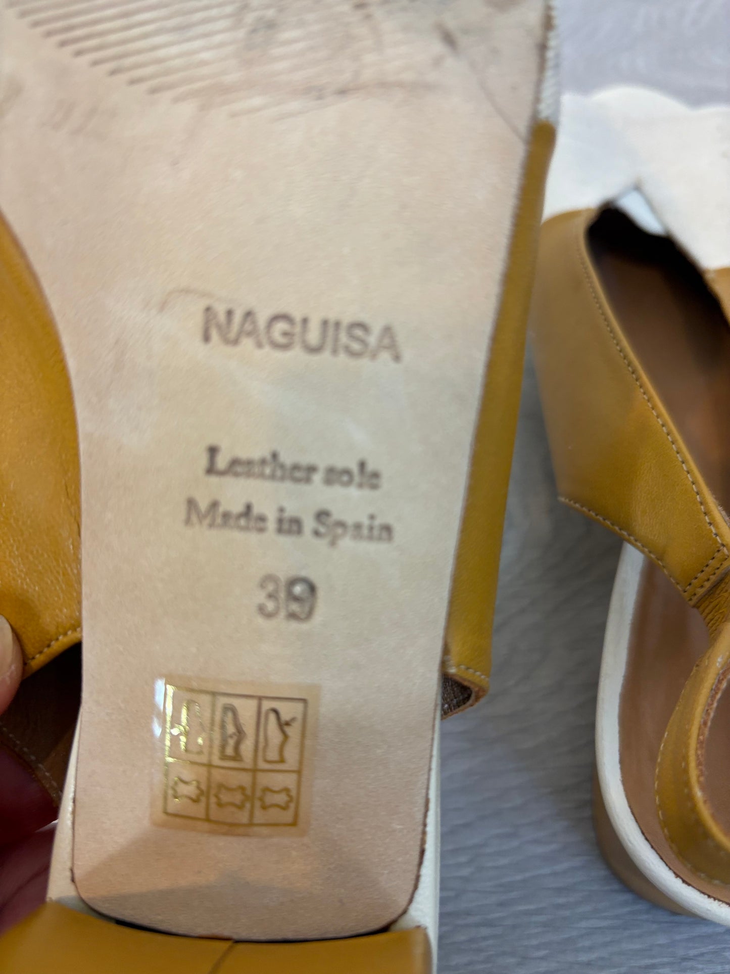 MAGUISA. Sandalia mezcla piel y lino. T 39