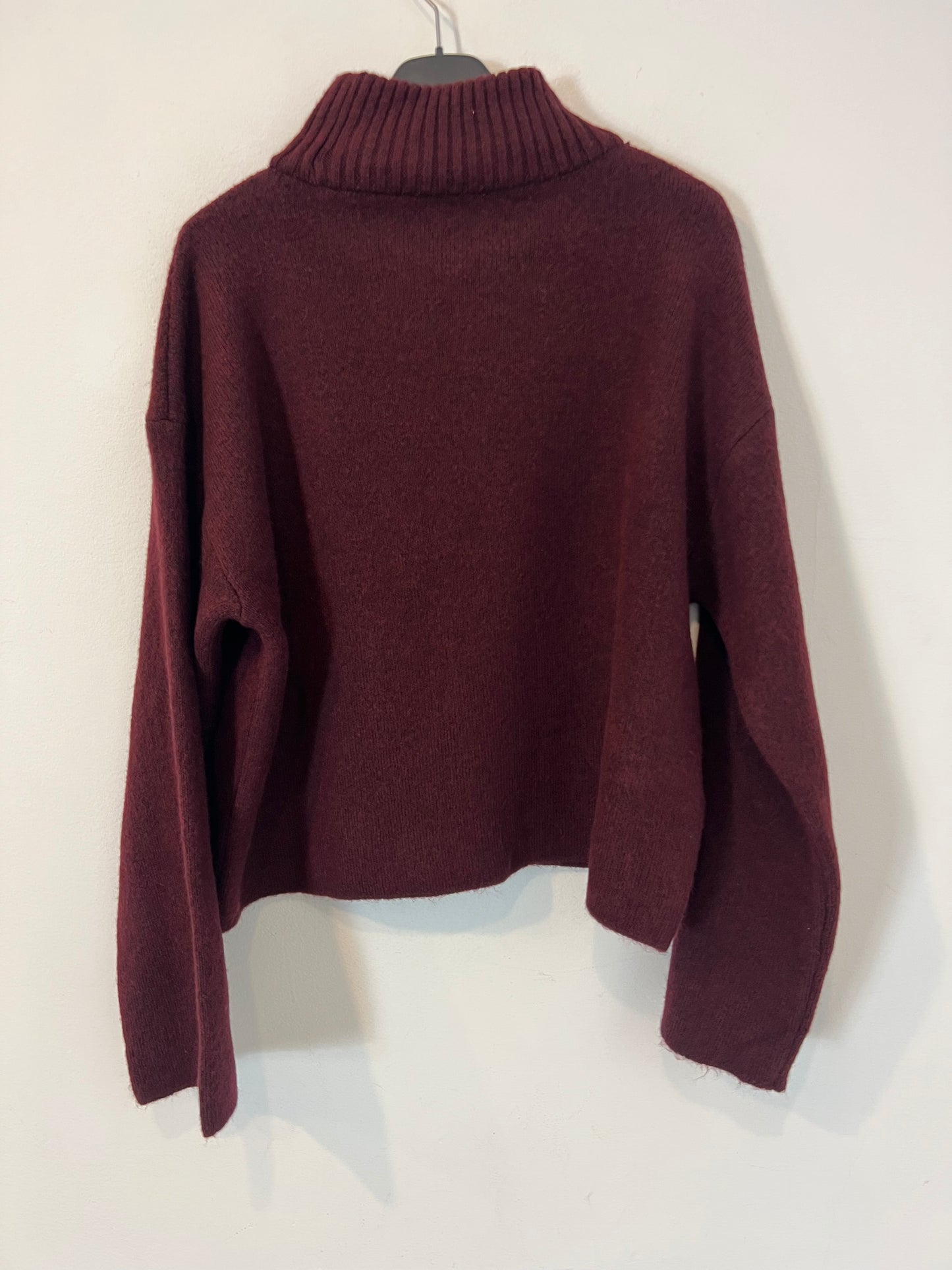 MANGO. Jersey burdeos cuello perkins T.s