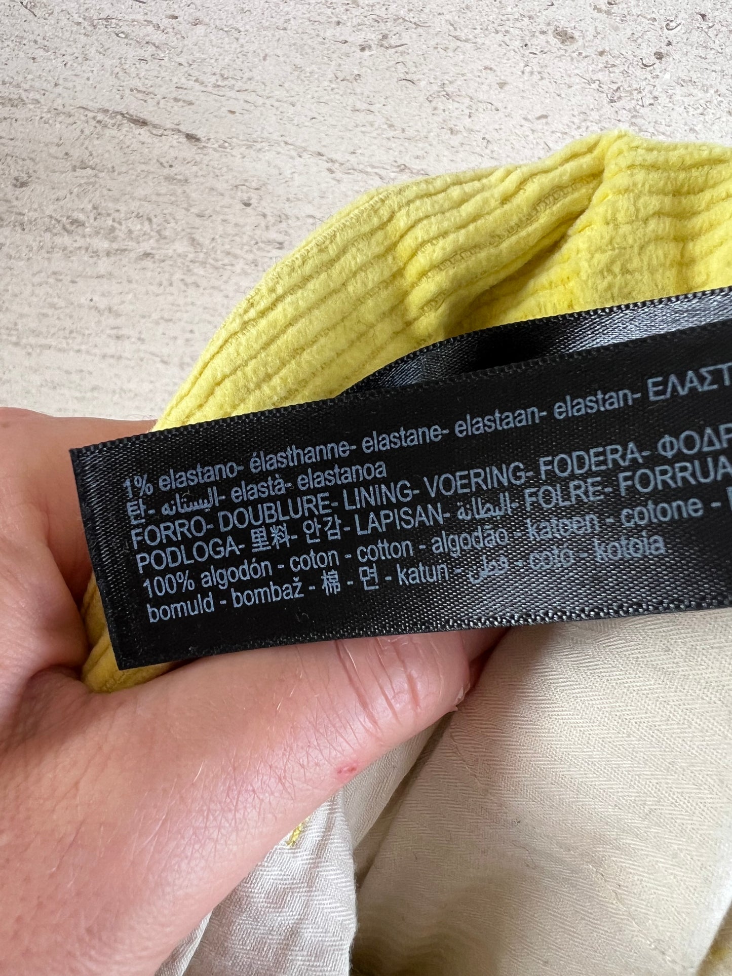 MASSIMO DUTTI. Pantalón pana amarillo T.38