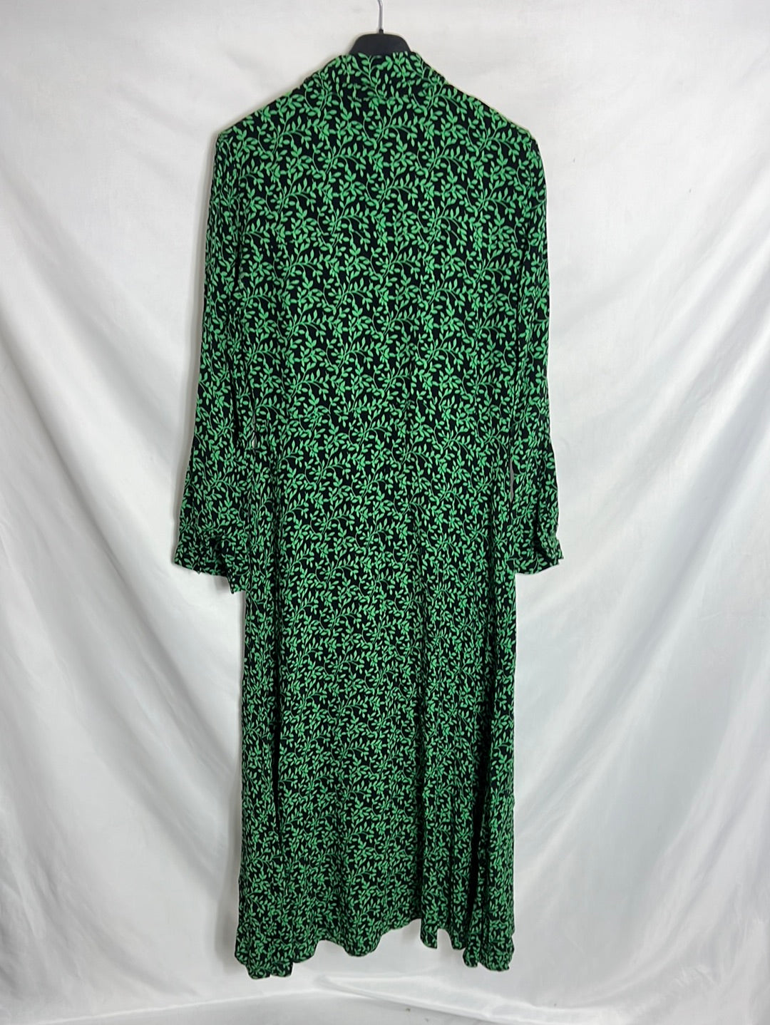 ZARA. Vestido largo camisero verde y negro. T M