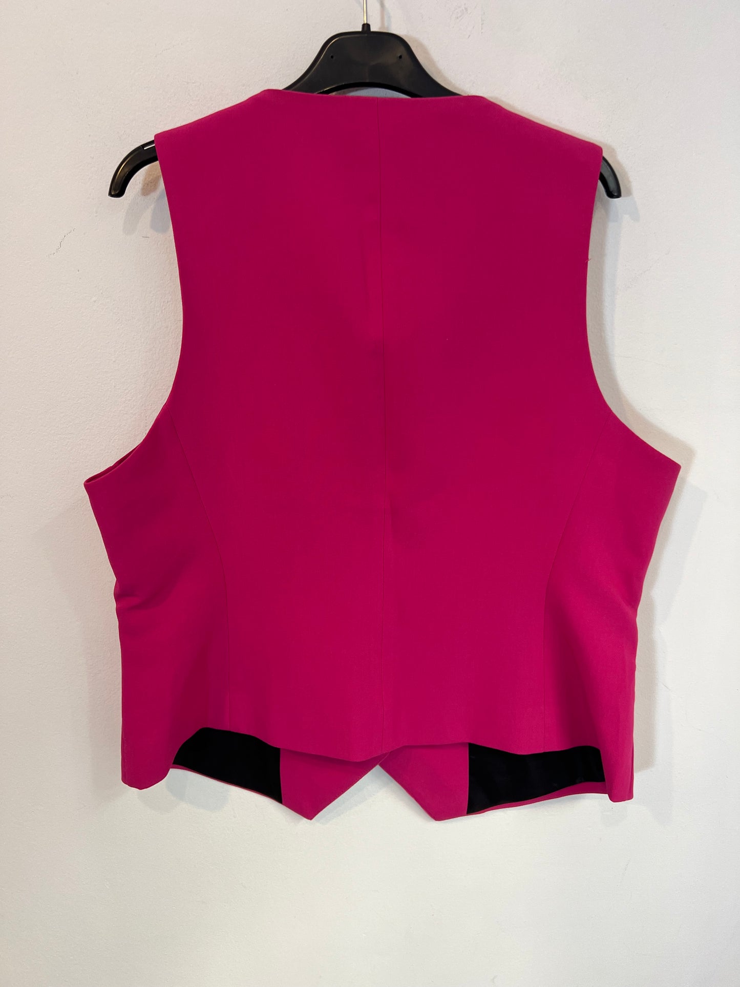 ZARA. Chaleco rosa botones negros. T XL