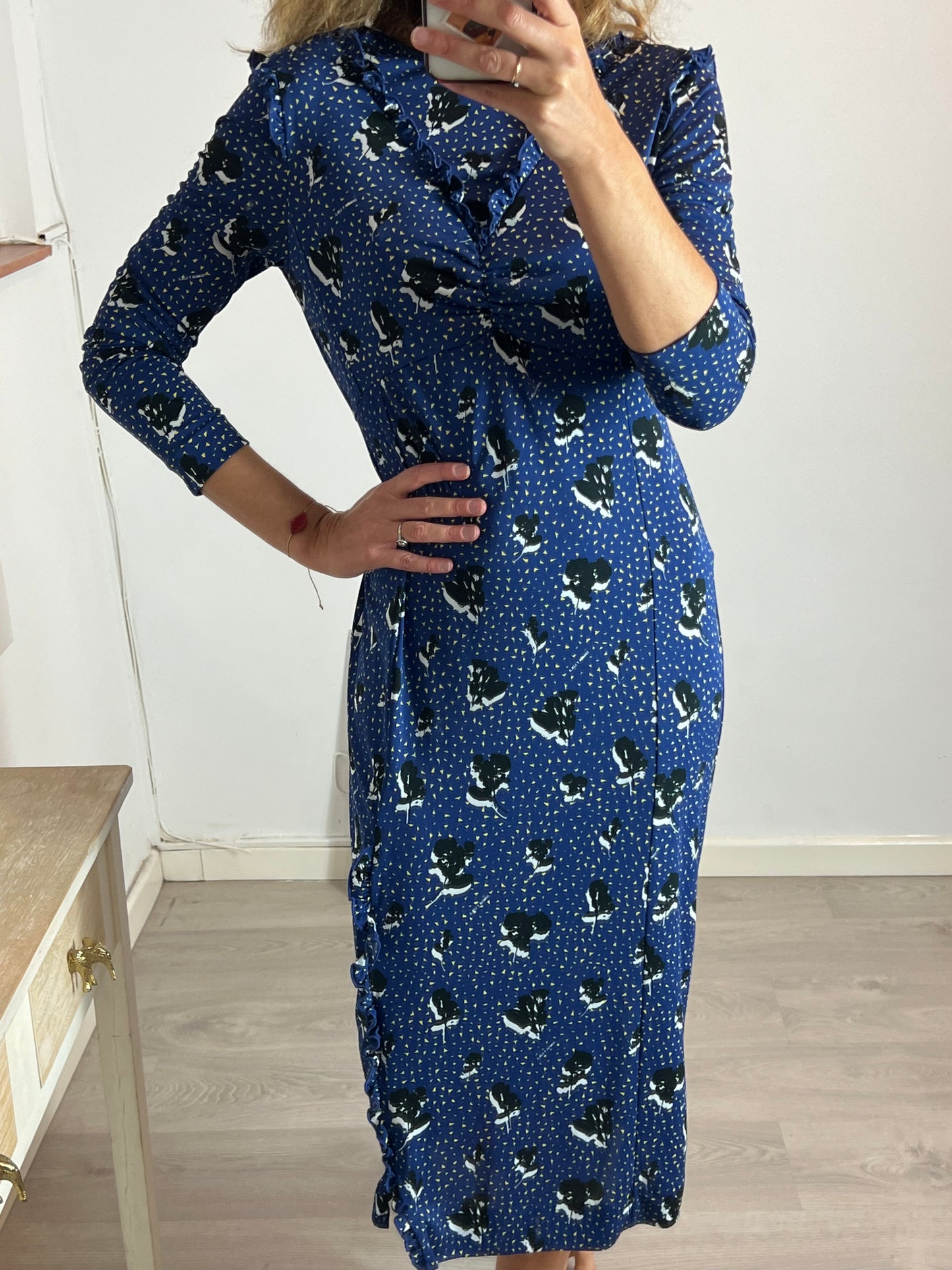 BIMBA Y LOLA. Vestido largo azul detalle volante T.l