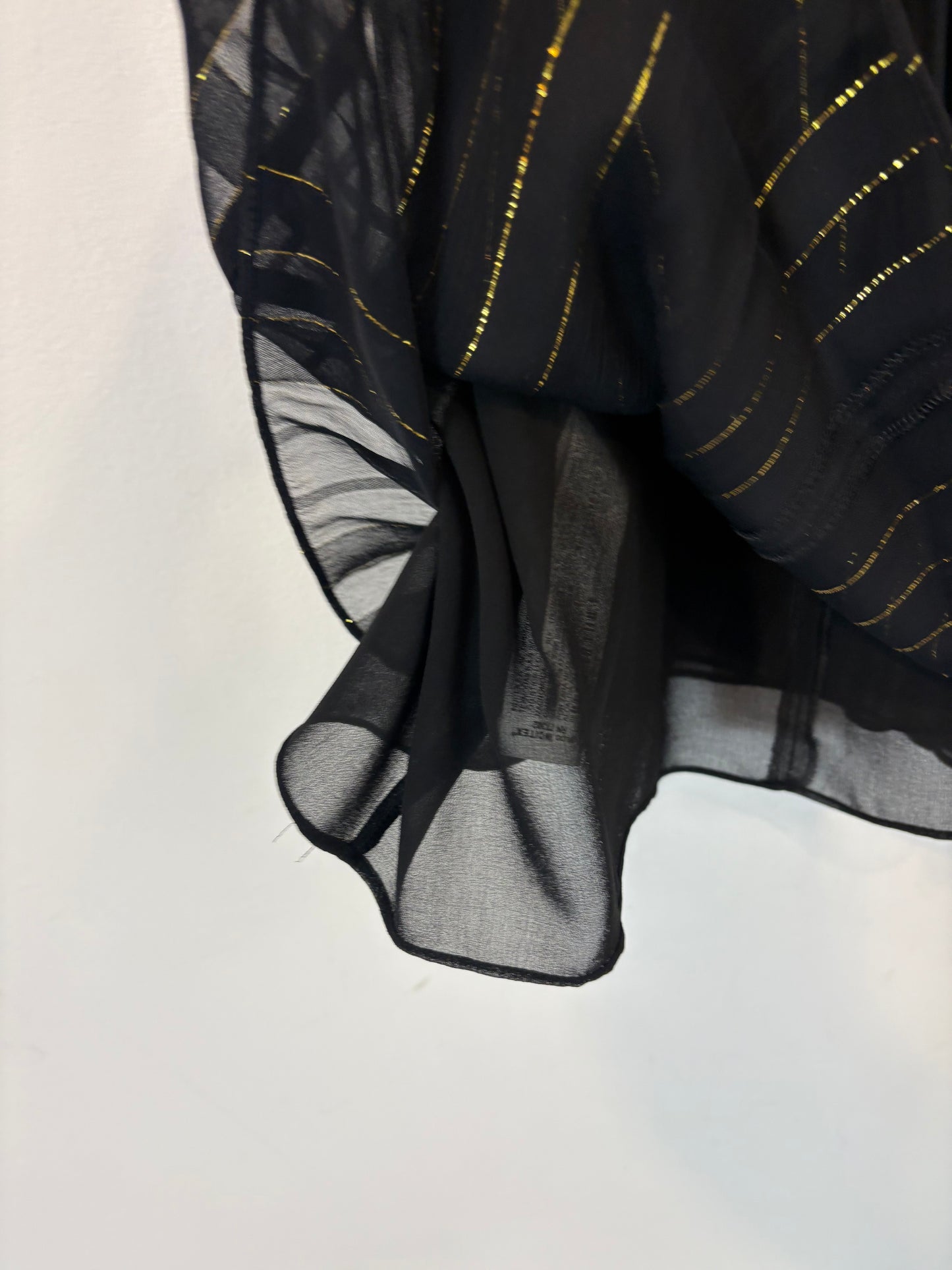 ZARA. Blusa negra sin mangas lazada