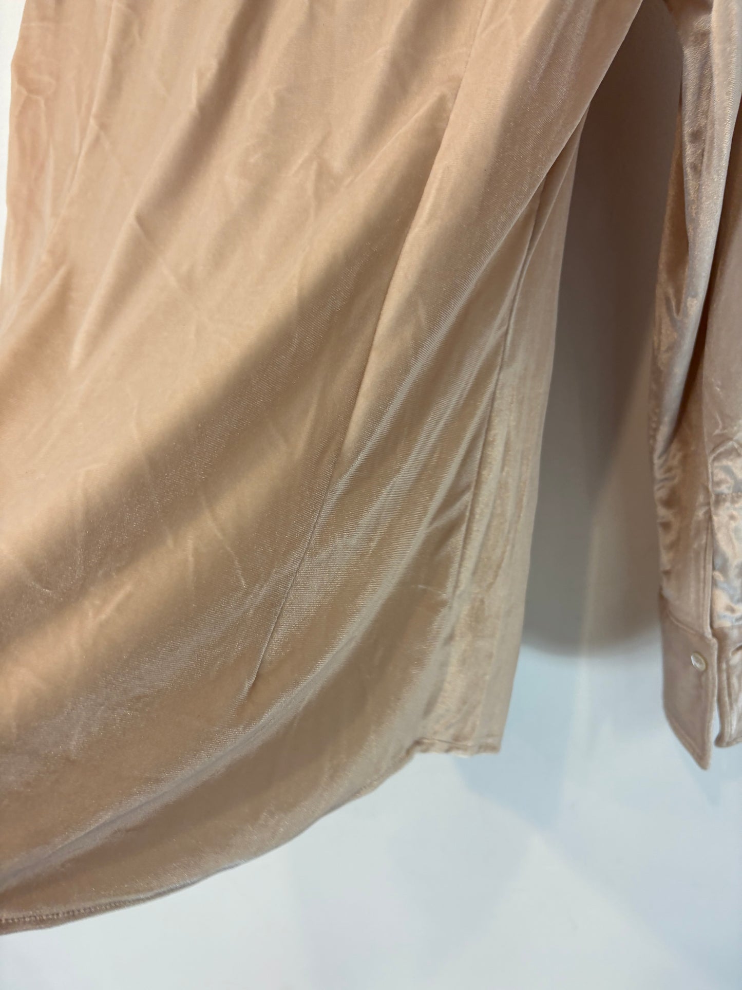 CALIBAN. Camisa beige terciopelo