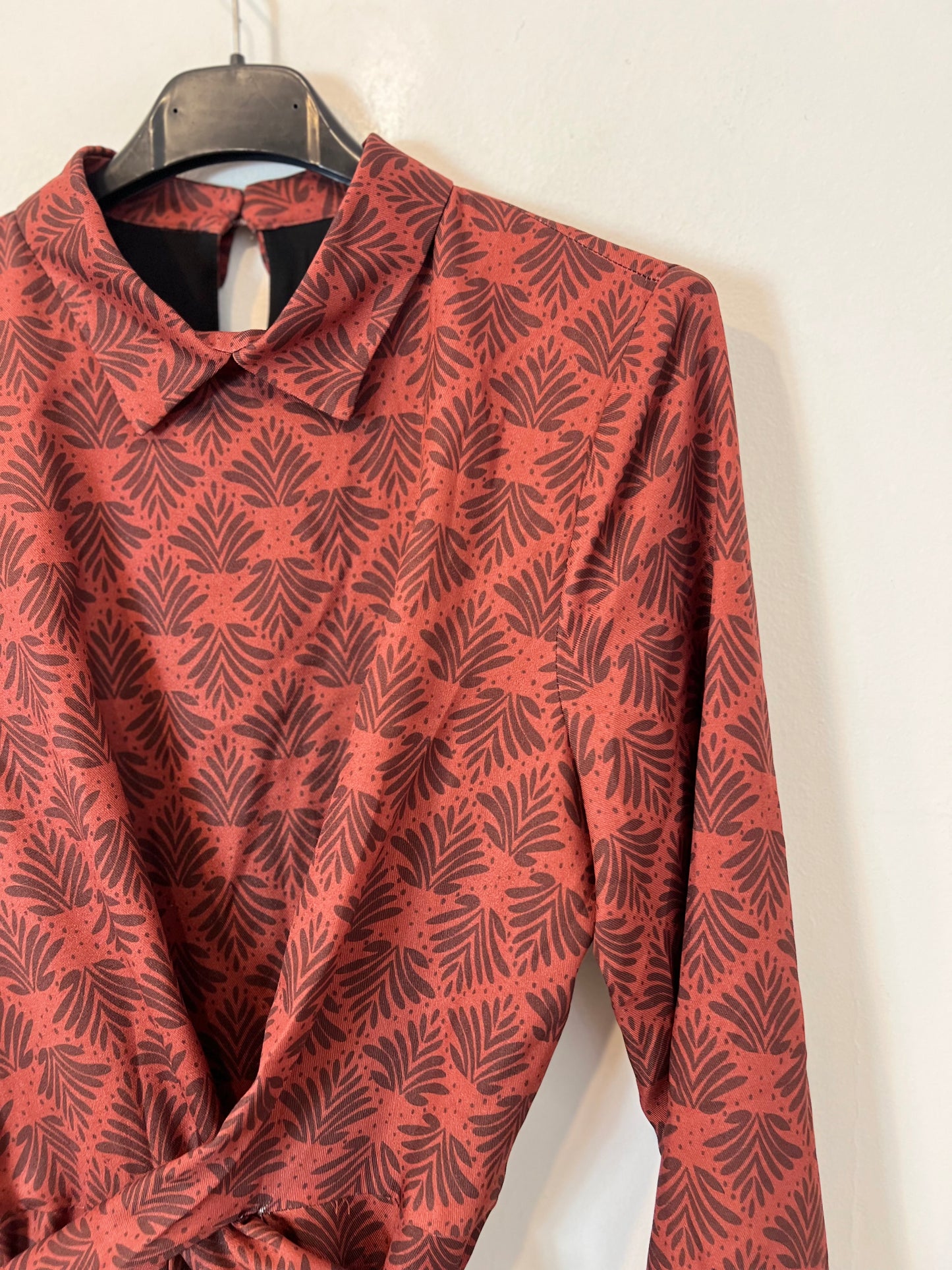 DOLORES PROMESAS. Vestido estampado burdeos T.36