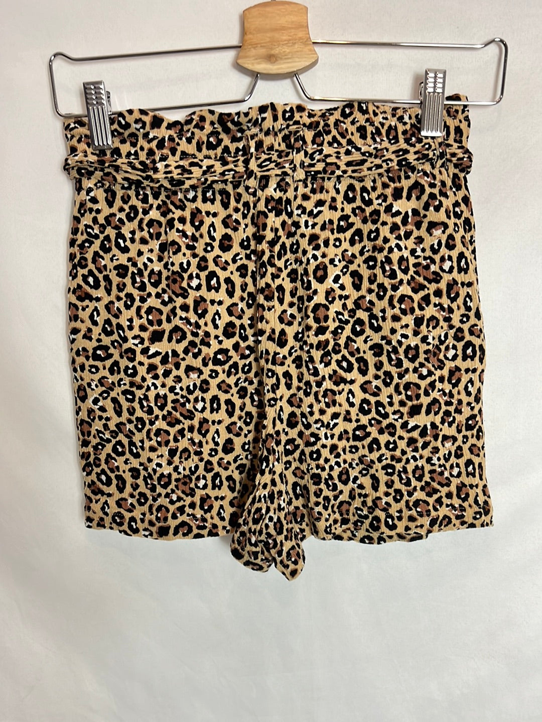 STRADIVARIUS. Flowy animal print shorts. TS