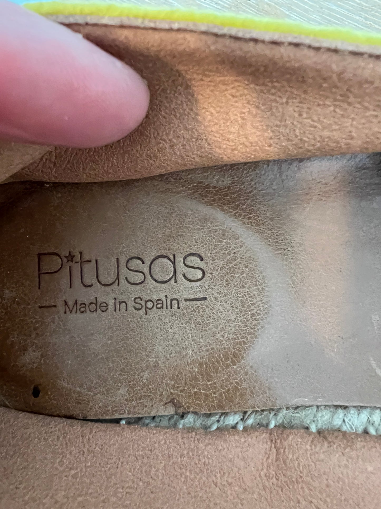 PITUSAS. Alpargatas amarillas terciopelo T.38