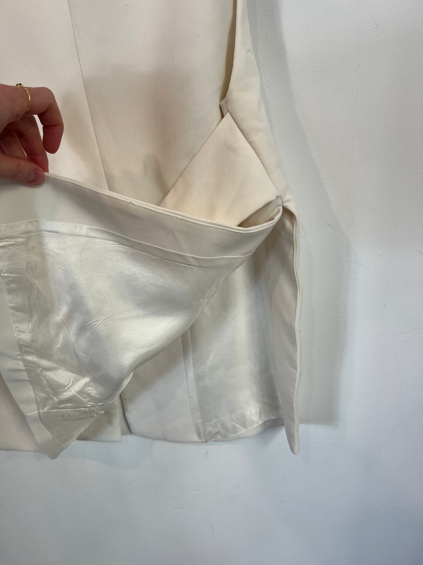 ZARA. Chaleco blanco botón T.xs