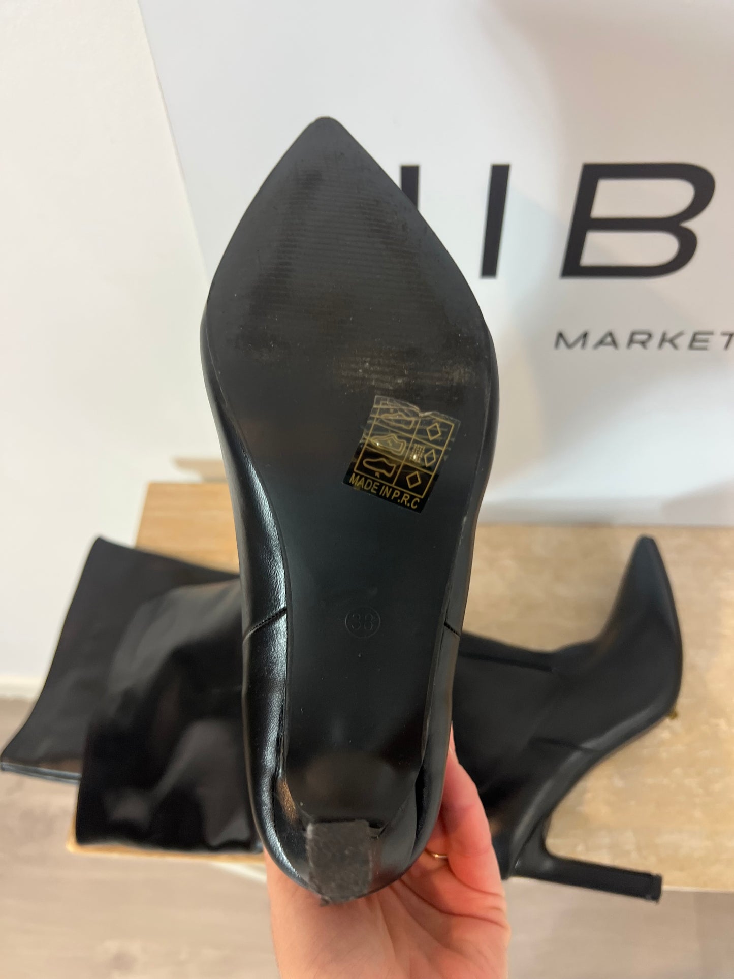 OTRAS. Botas negras efecto piel T.38