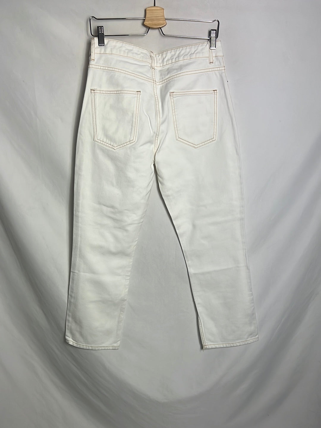 MANGO. Denim rectos blanco costuras. T 38