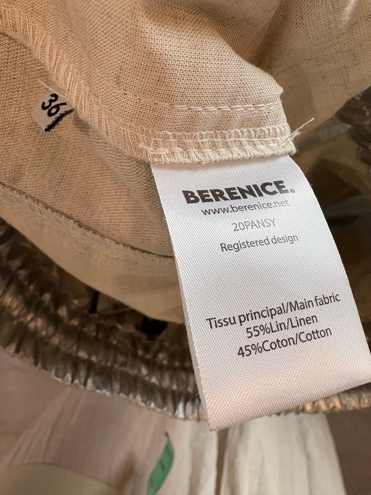 AMEÉ. Sleeveless fringed sweater S.(s)