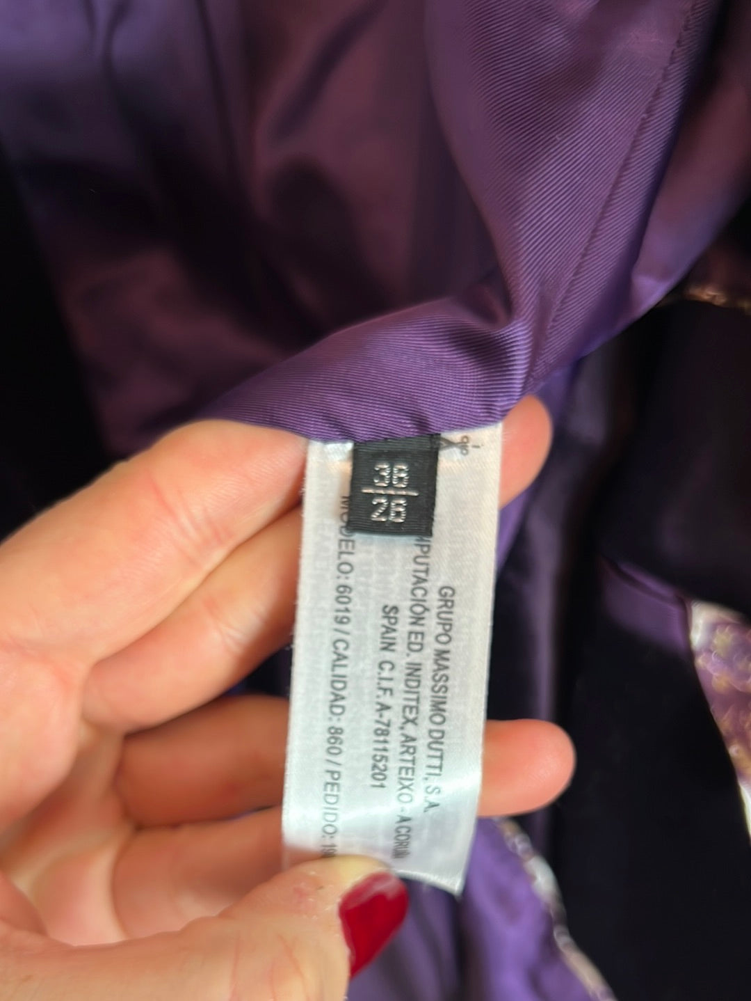 MASSIMO DUTTI. Purple velvet blazer, size 36