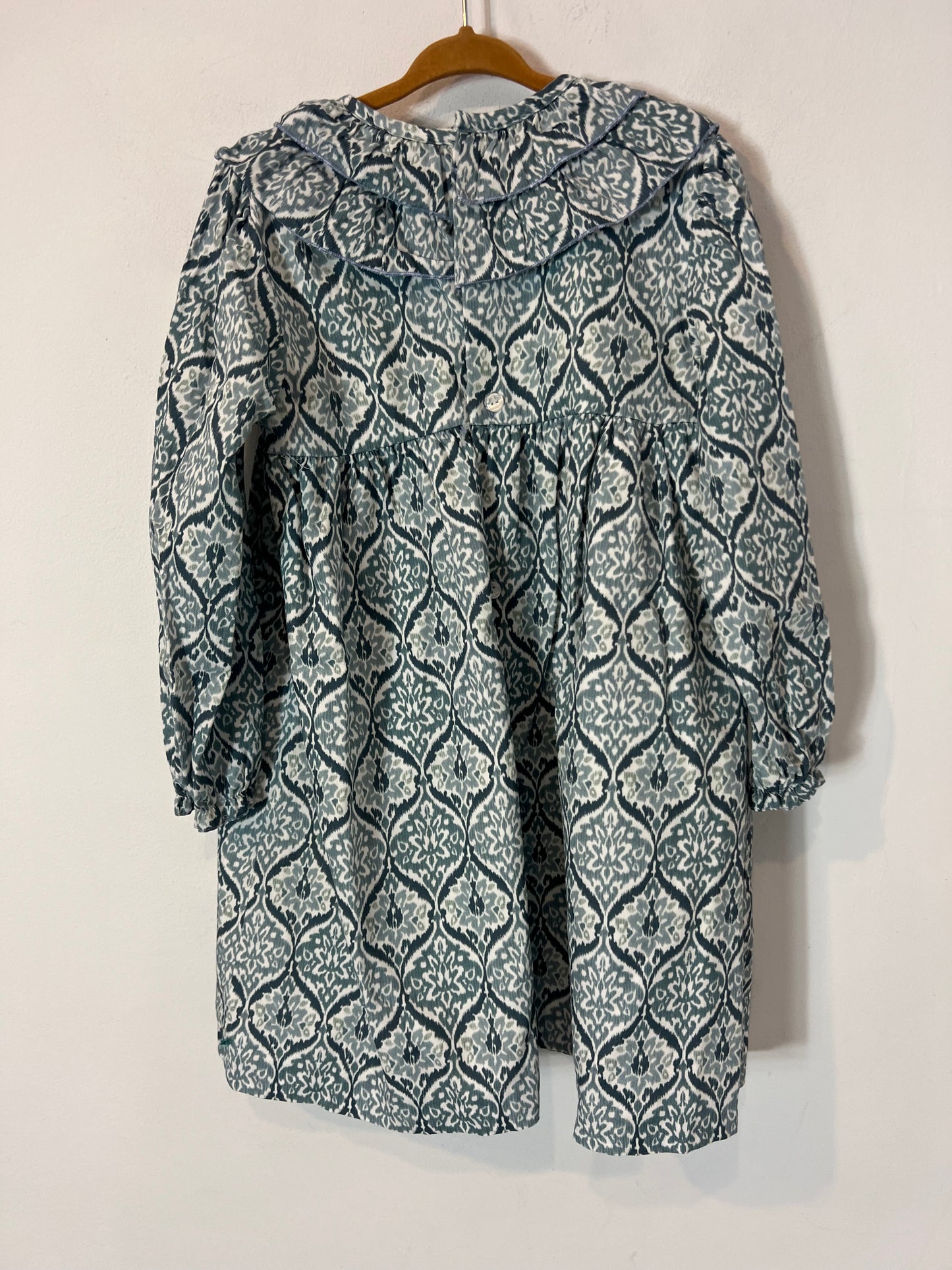 DOÑA CARMEN. Vestido estampado azules. T 8 años