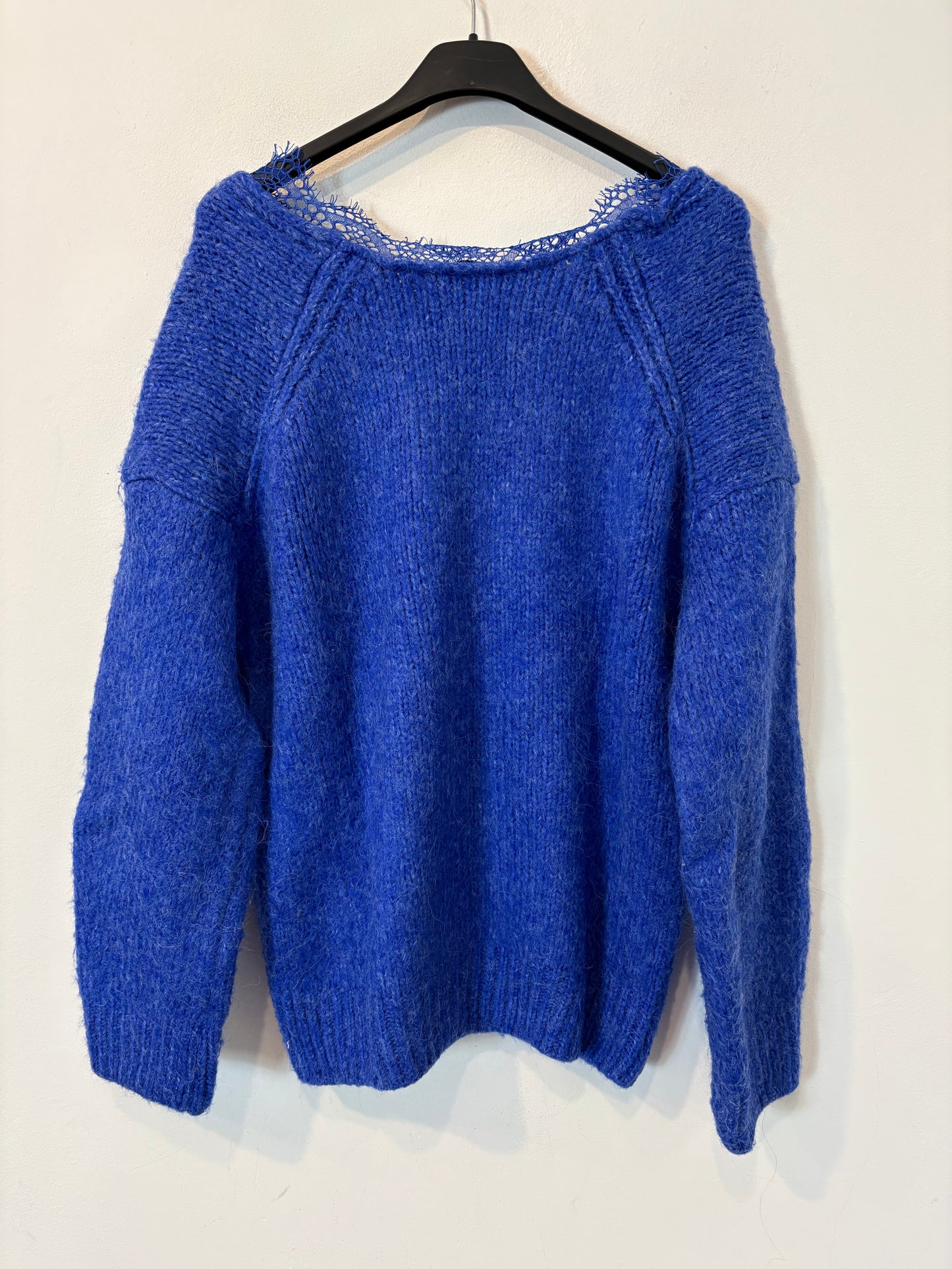 ZARA. Jersey azul encaje