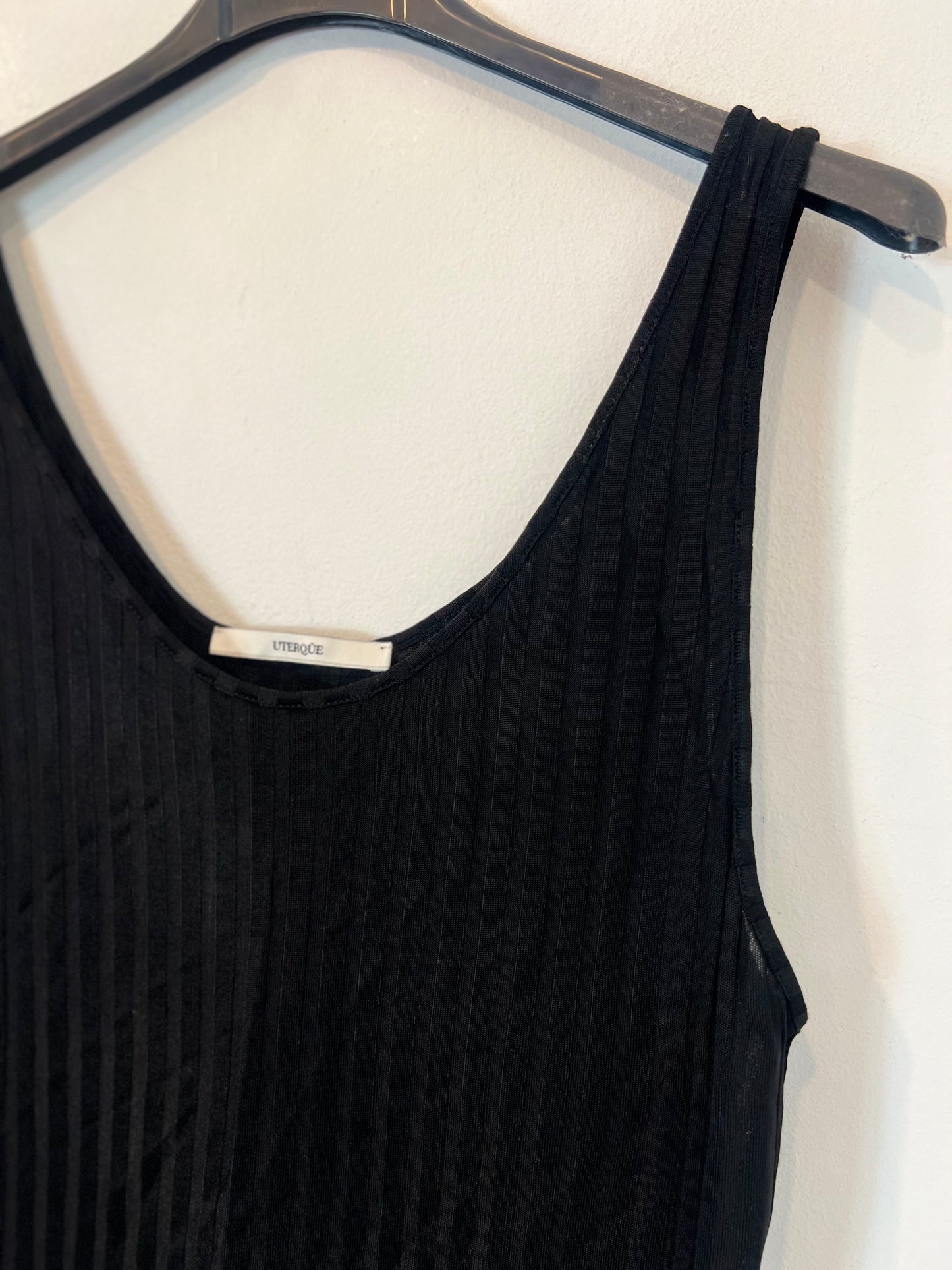 UTERQÜE. Top negro rayas T.m