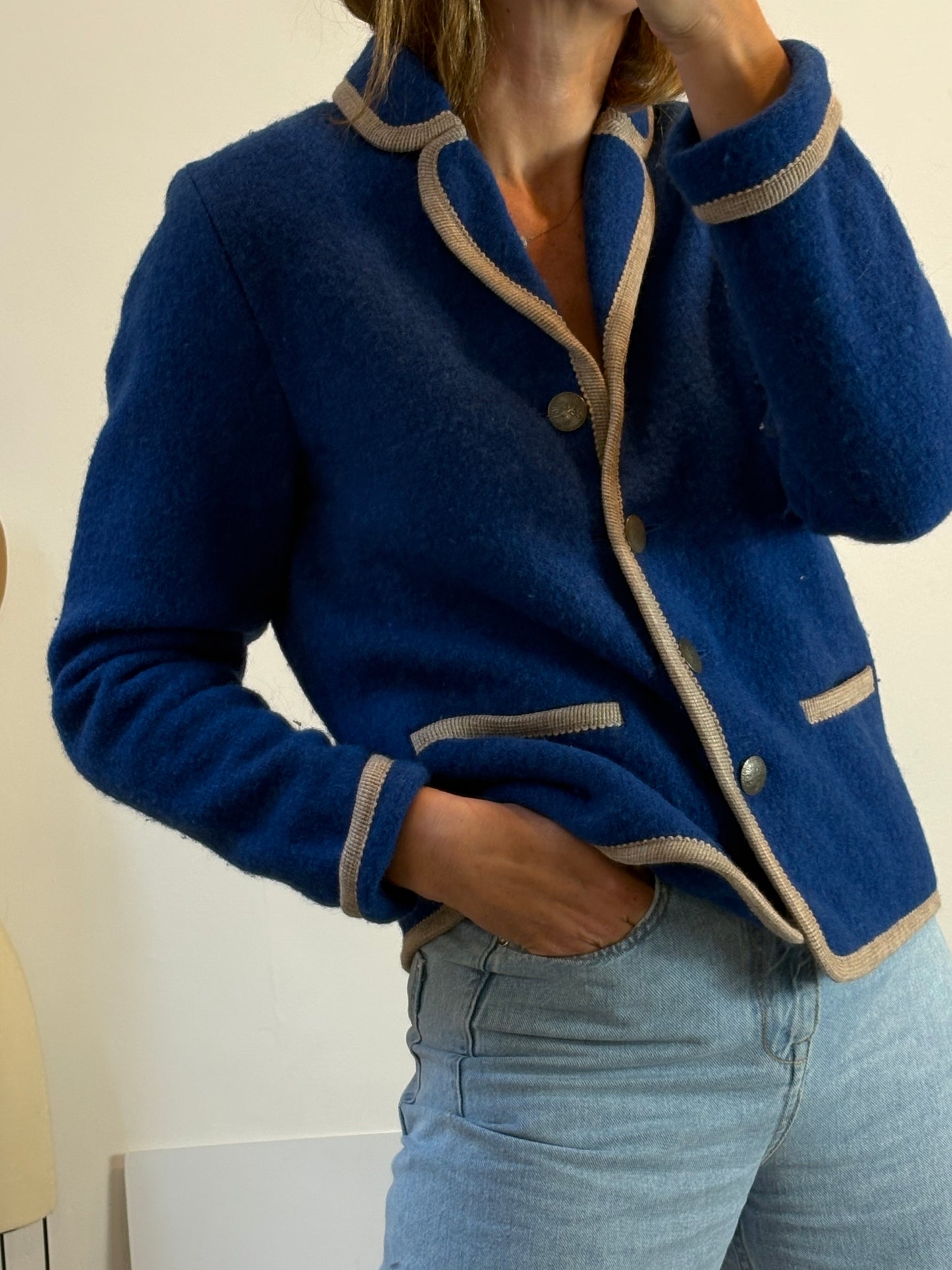 BEEBALM. Colorful sequin skirt T.34