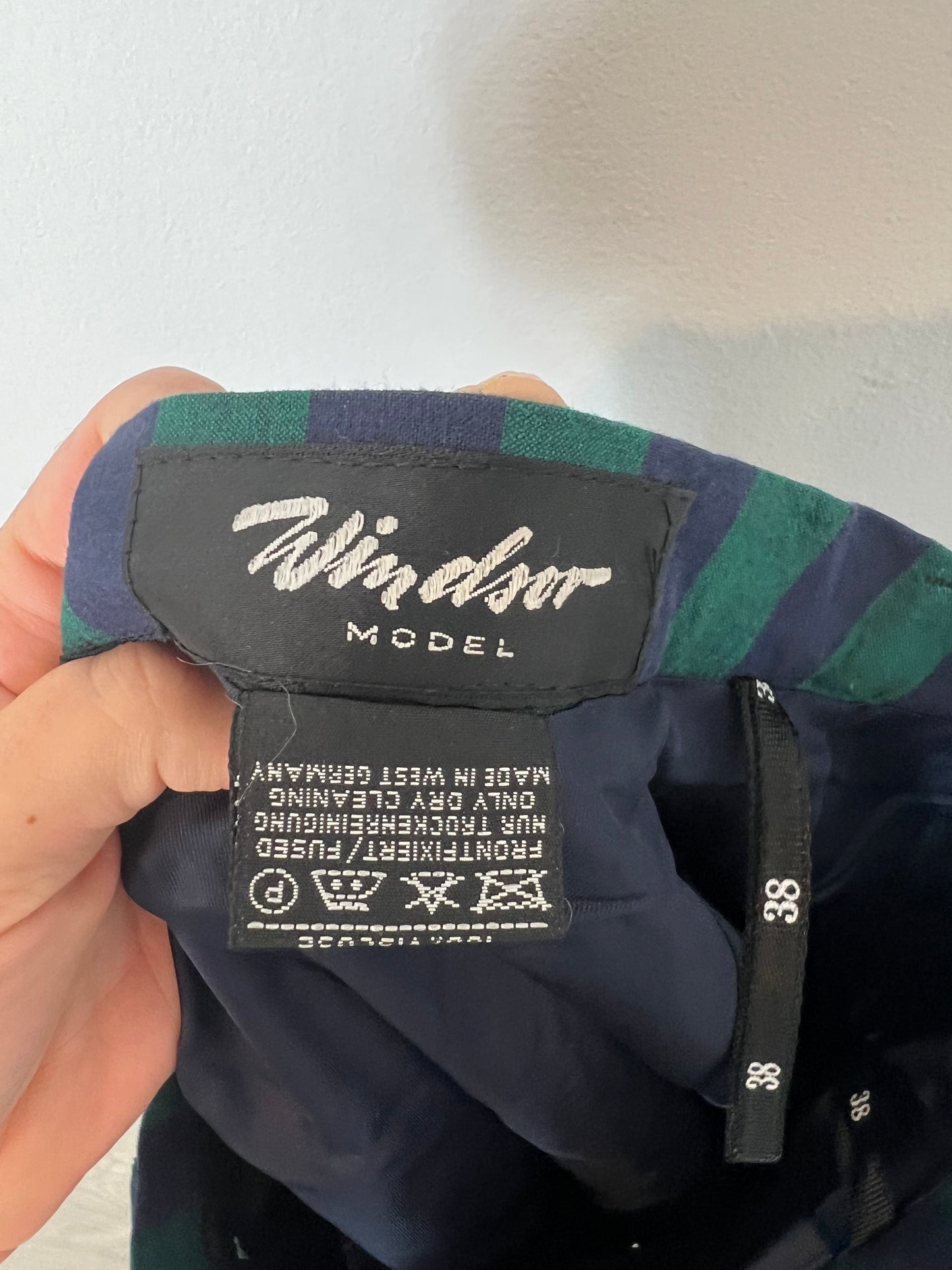 WINDSOR. Striped midi skirt. T 38