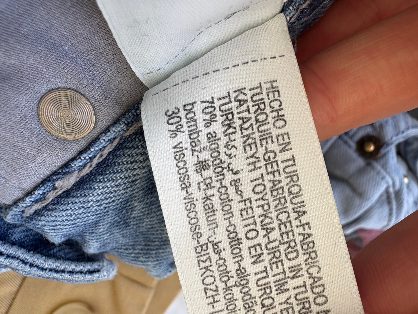 MASSIMO DUTTI. Pantalón denim abotonado