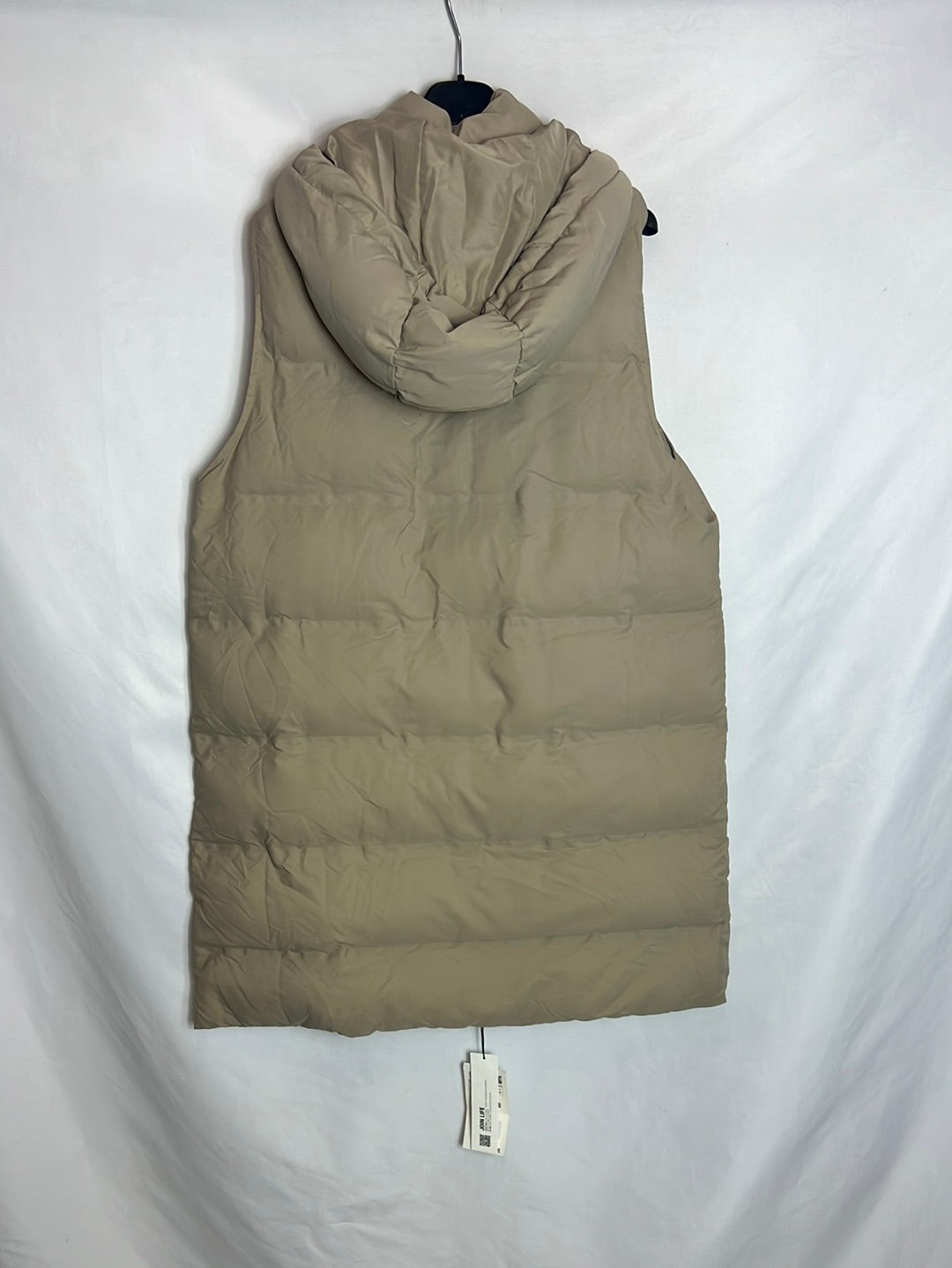 ZARA. Chaleco beige acolchado. T L