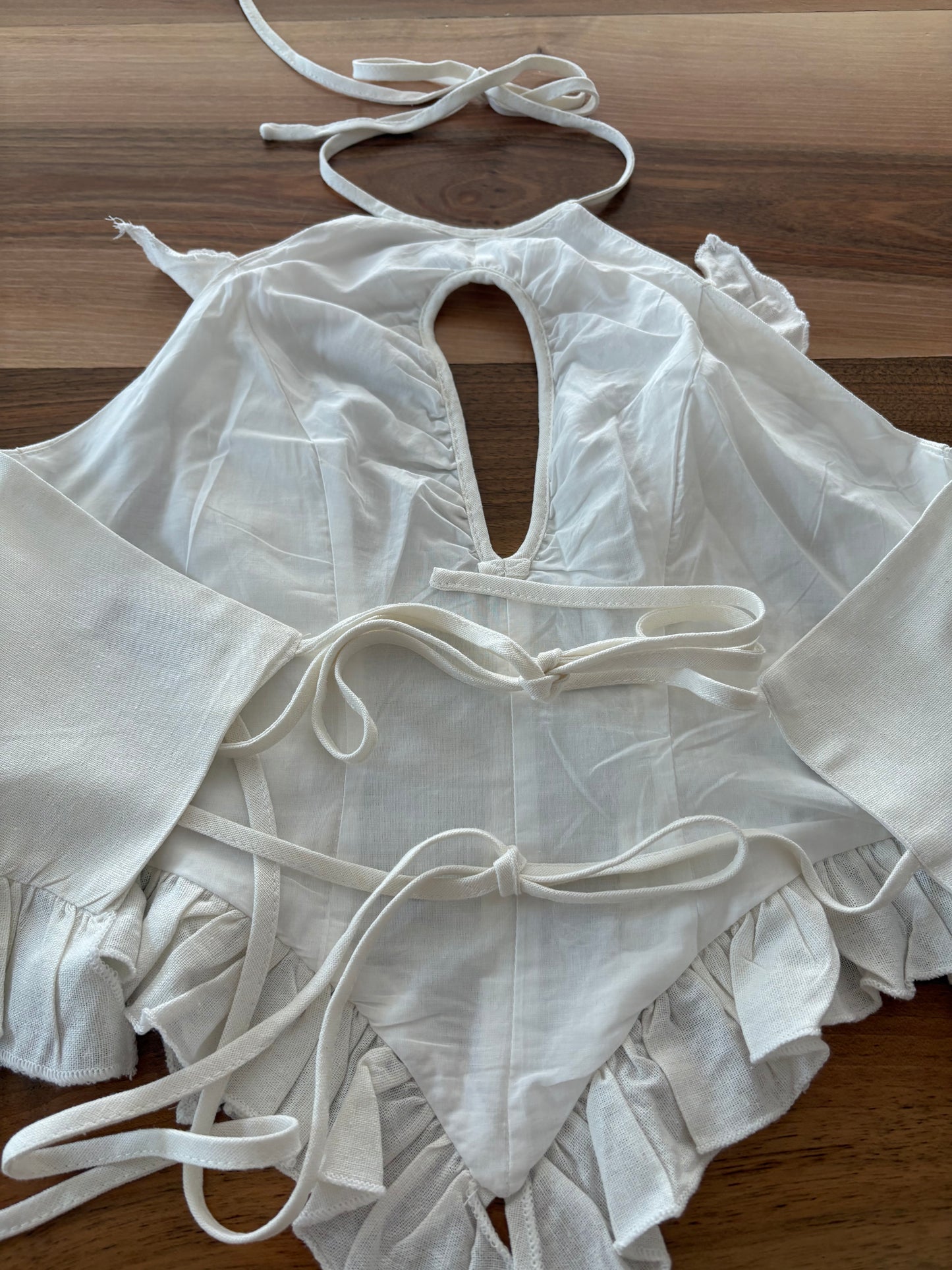 LAAGAM. Top blanco volantes con lino. T S