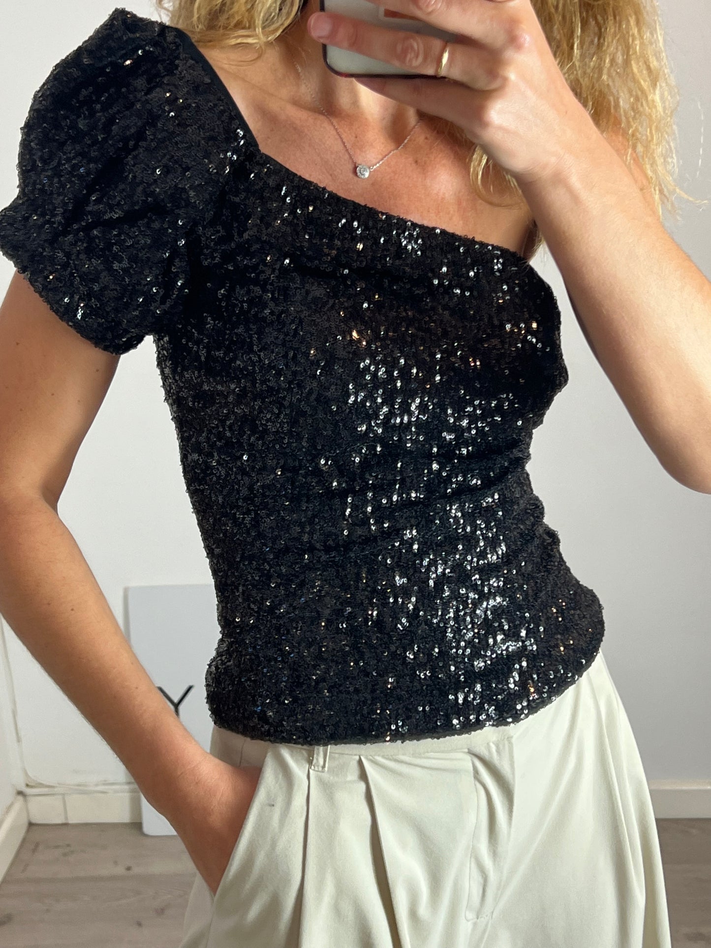 ISABEL MARANT. Top lentejuelas asimétrico. T 40