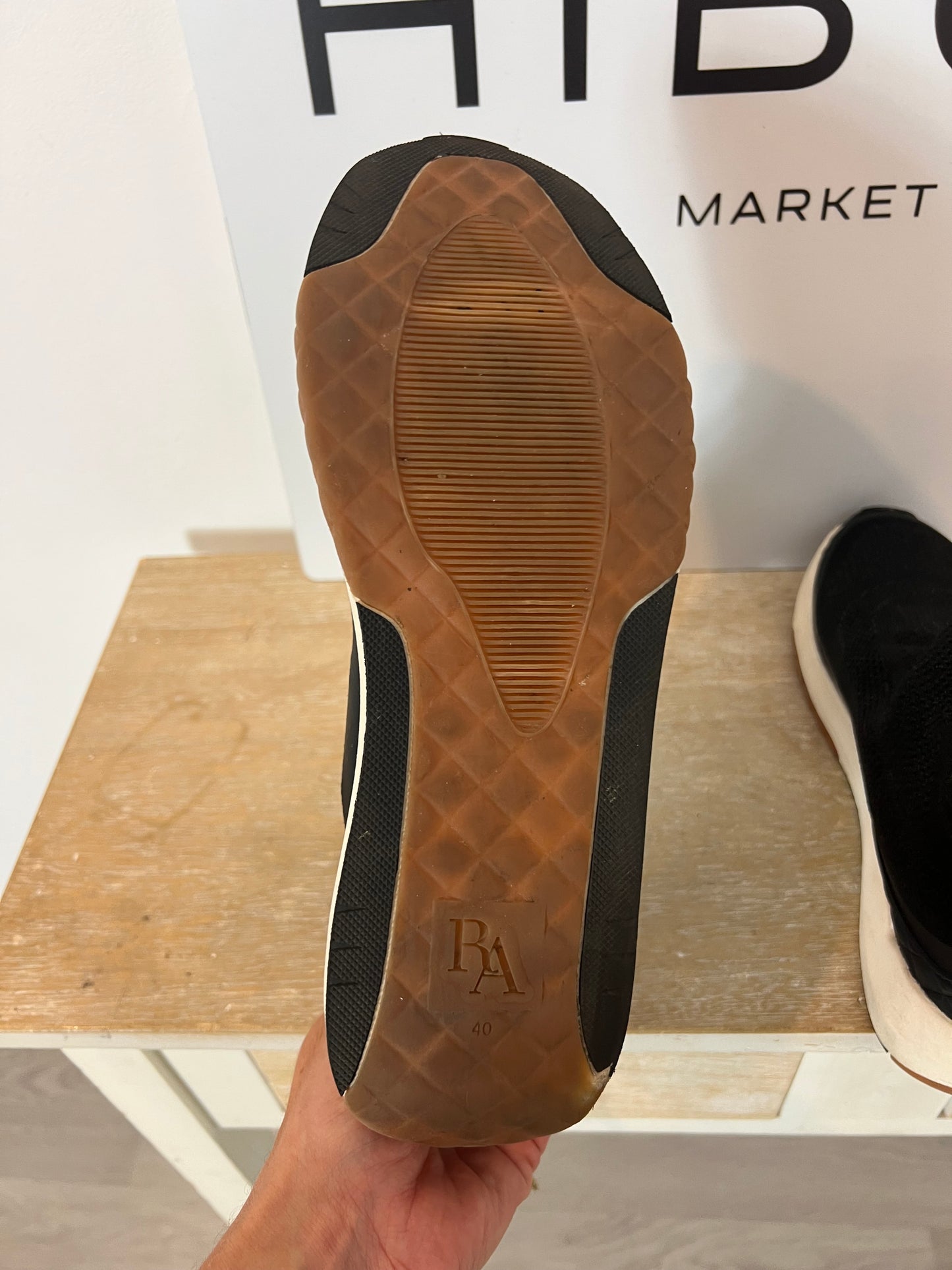 ZARA. Zapatillas elásticas textura. T 40