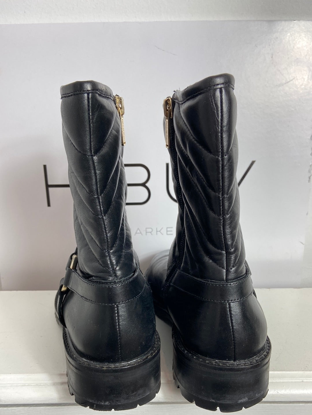 PEDRO DEL HIERRO. Botas negras de piel T.41