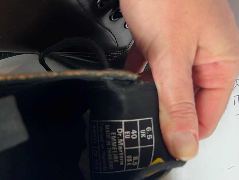 DR. MARTENS. Botines piel marrones . T 40