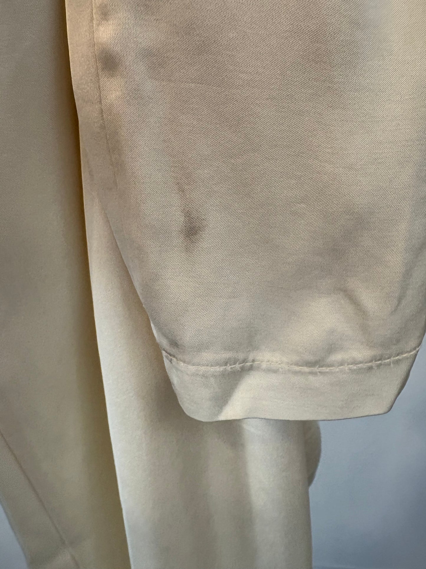 UMO COLLECTION. Pantalón satinado bolsillos. T 38