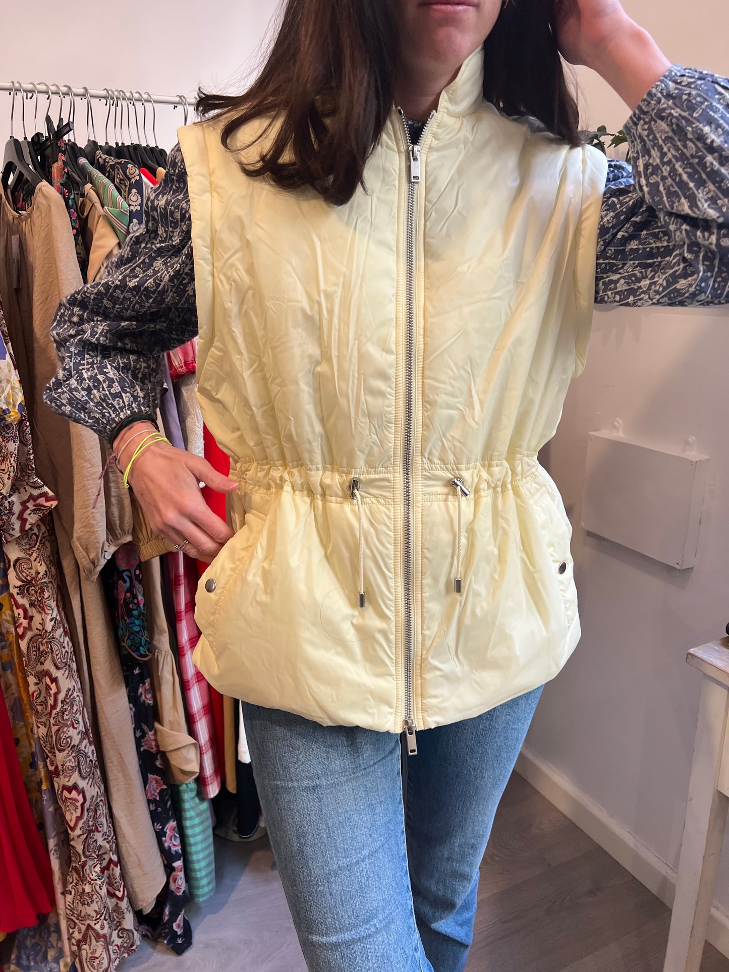 ISABEL MARANT. Plumas/ chaleco ligero amarillo pastel . T 34