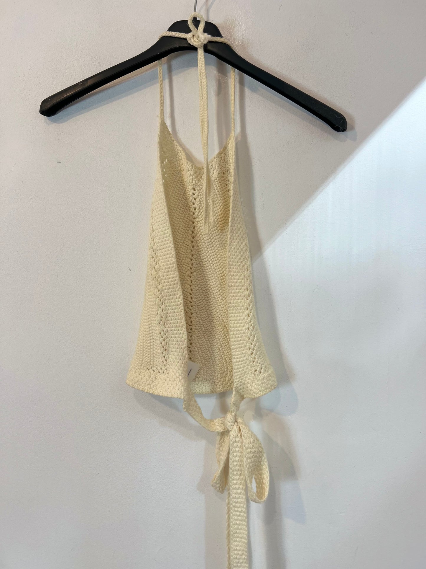 PINS & NEEDLES. Top beige croché T.s