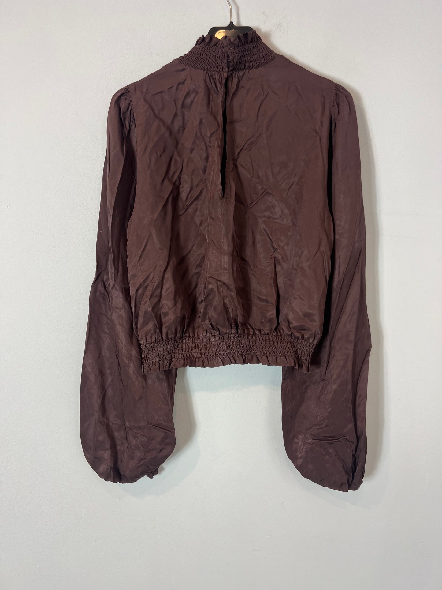 H&M. Brown honeycomb Perkins collar blouse S.36