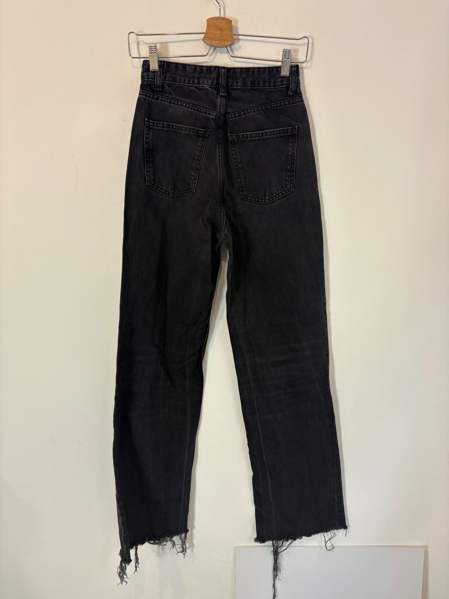 MASSIMO DUTTI. Short green skirt with pocket T.xs