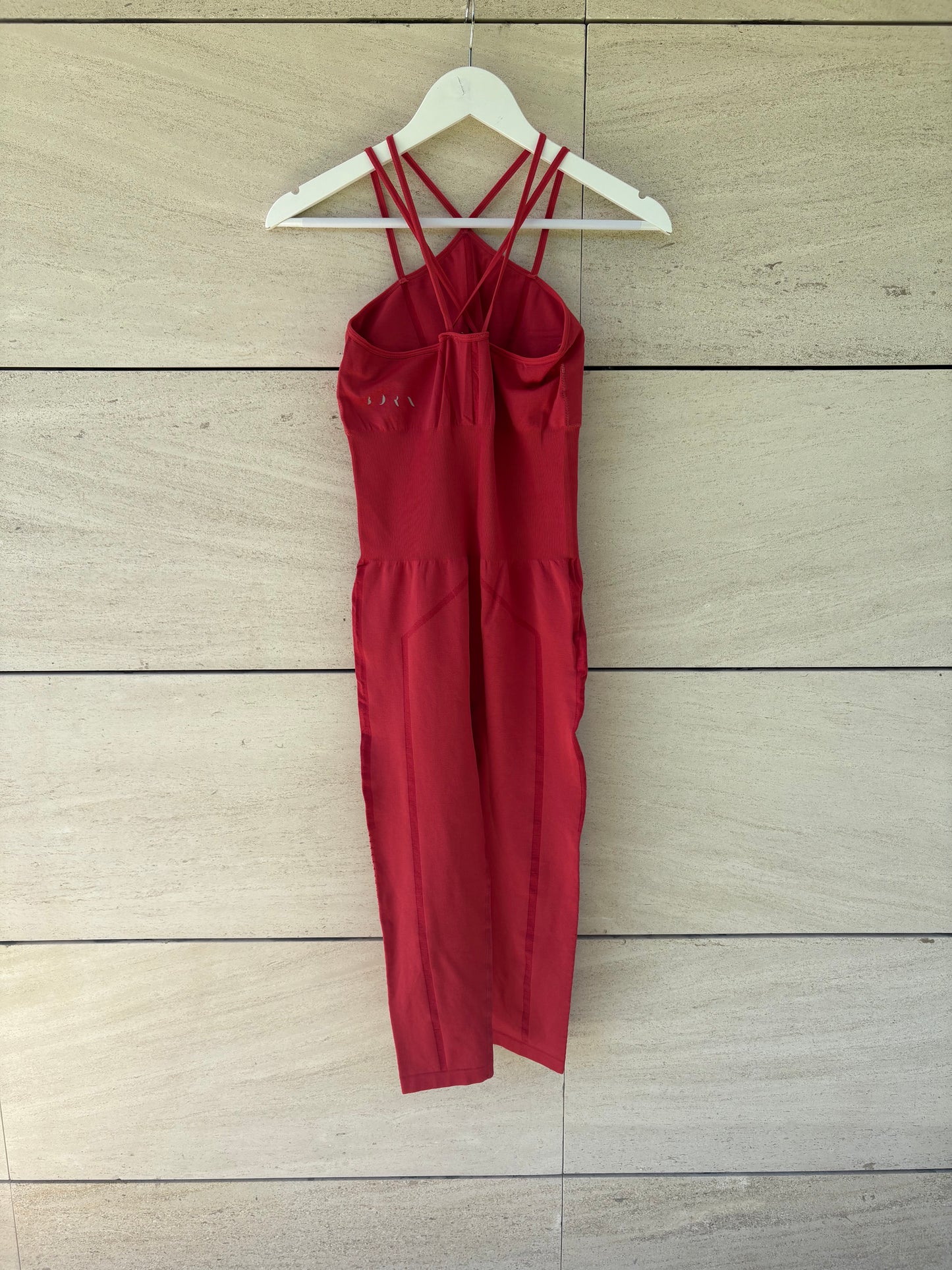 BORN LIVING YOGA. Mono rojo largo. T M