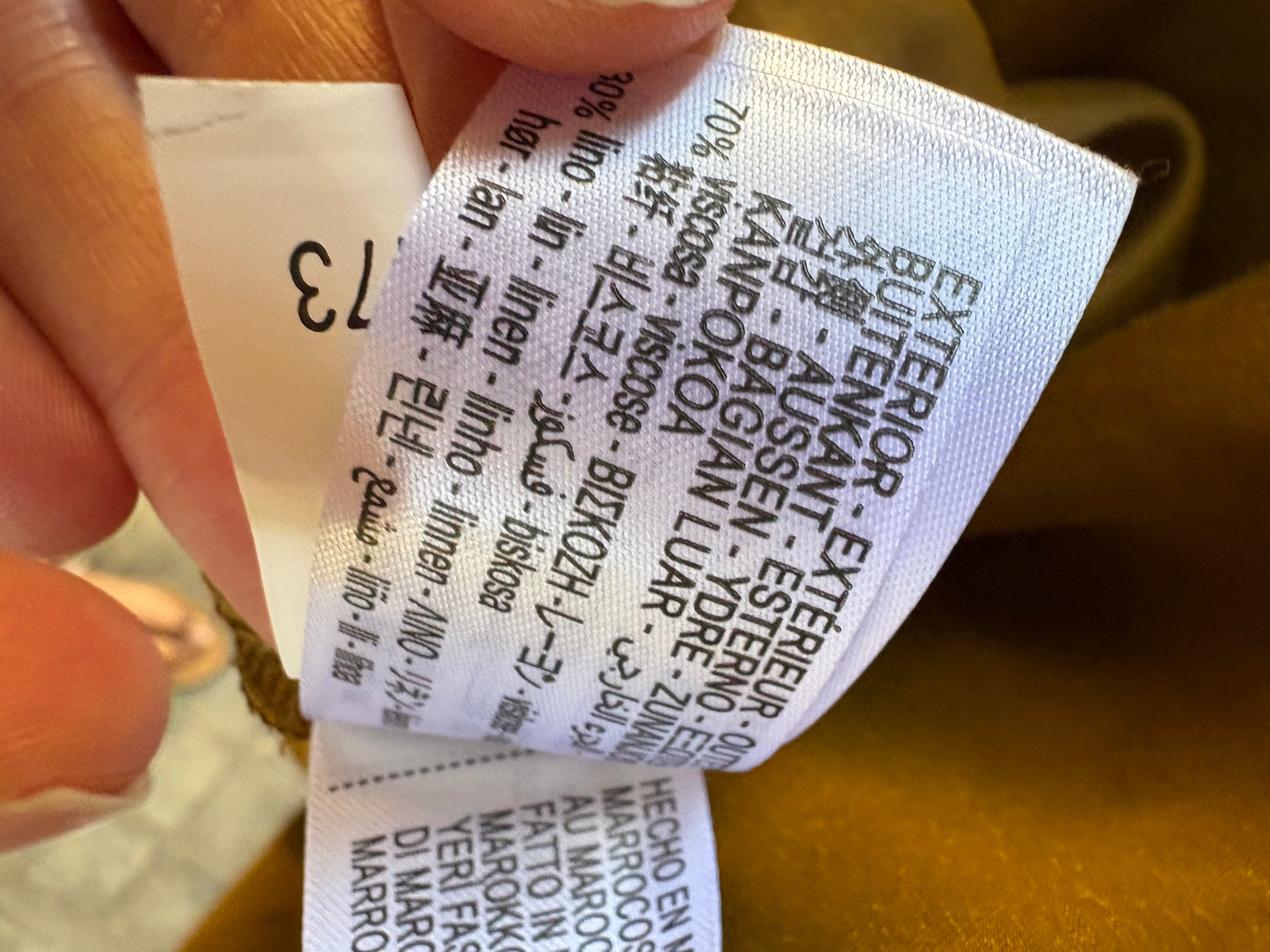 ZARA. Top satinado caqui. T M